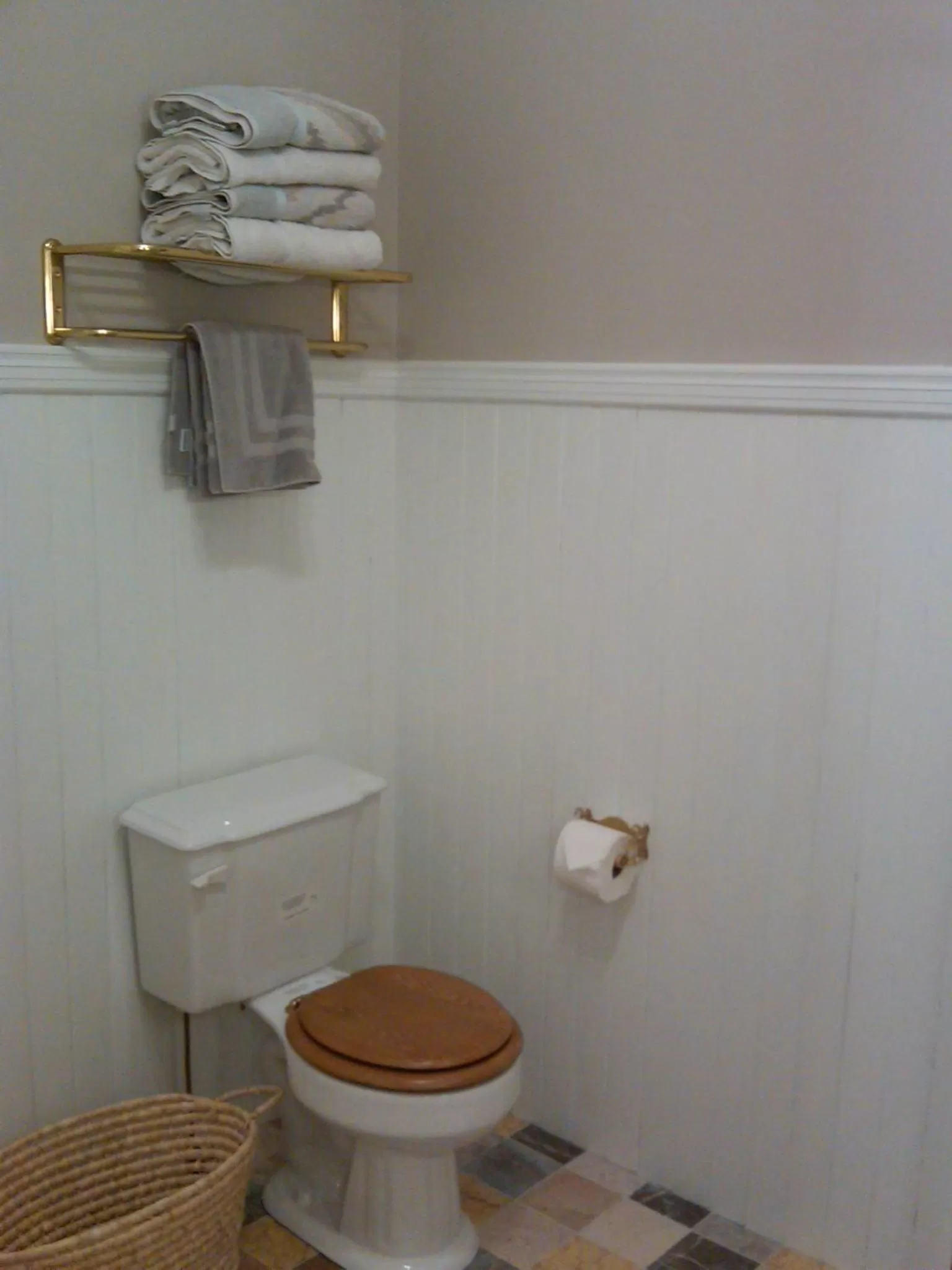 Toilet in Lehmann House Bed & Breakfast
