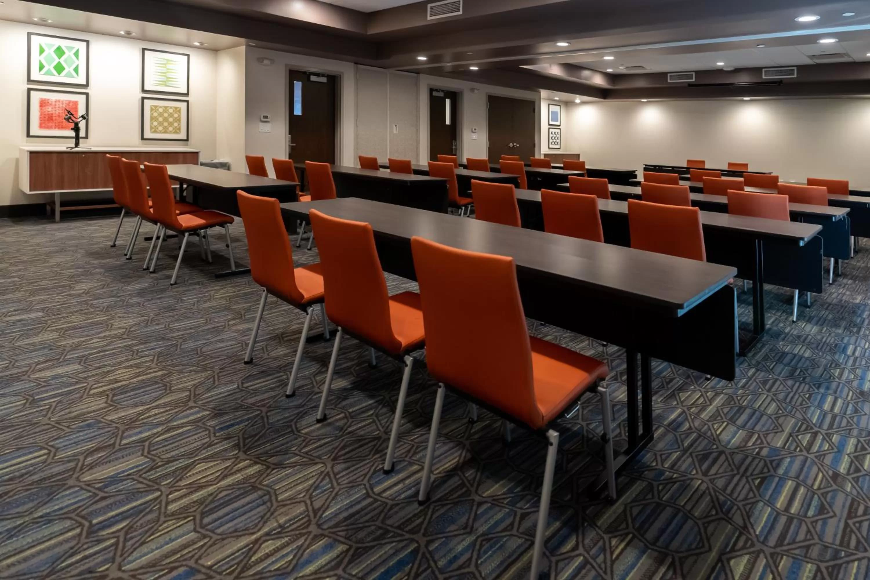 Meeting/conference room in Holiday Inn Express Boston by IHG