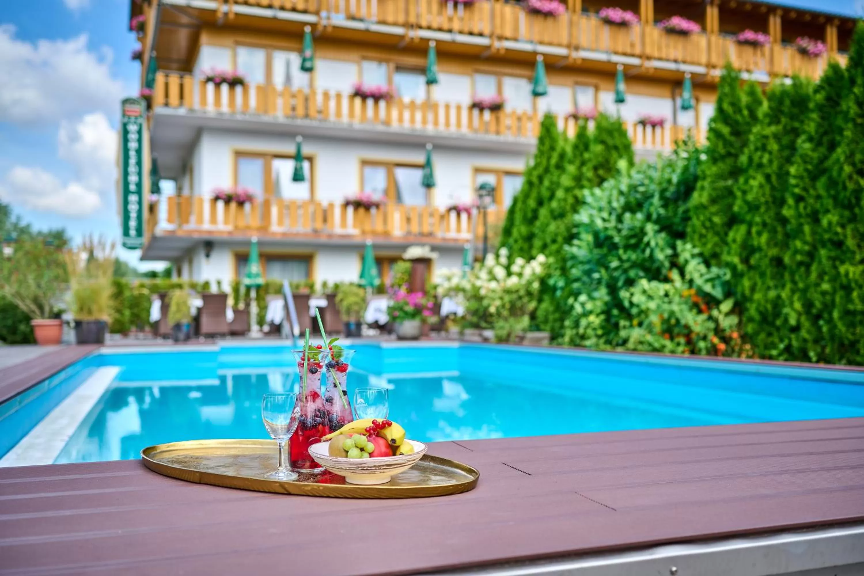 Swimming Pool in Hotel Restaurant Zum Goldenen Anker mit Hallenbad