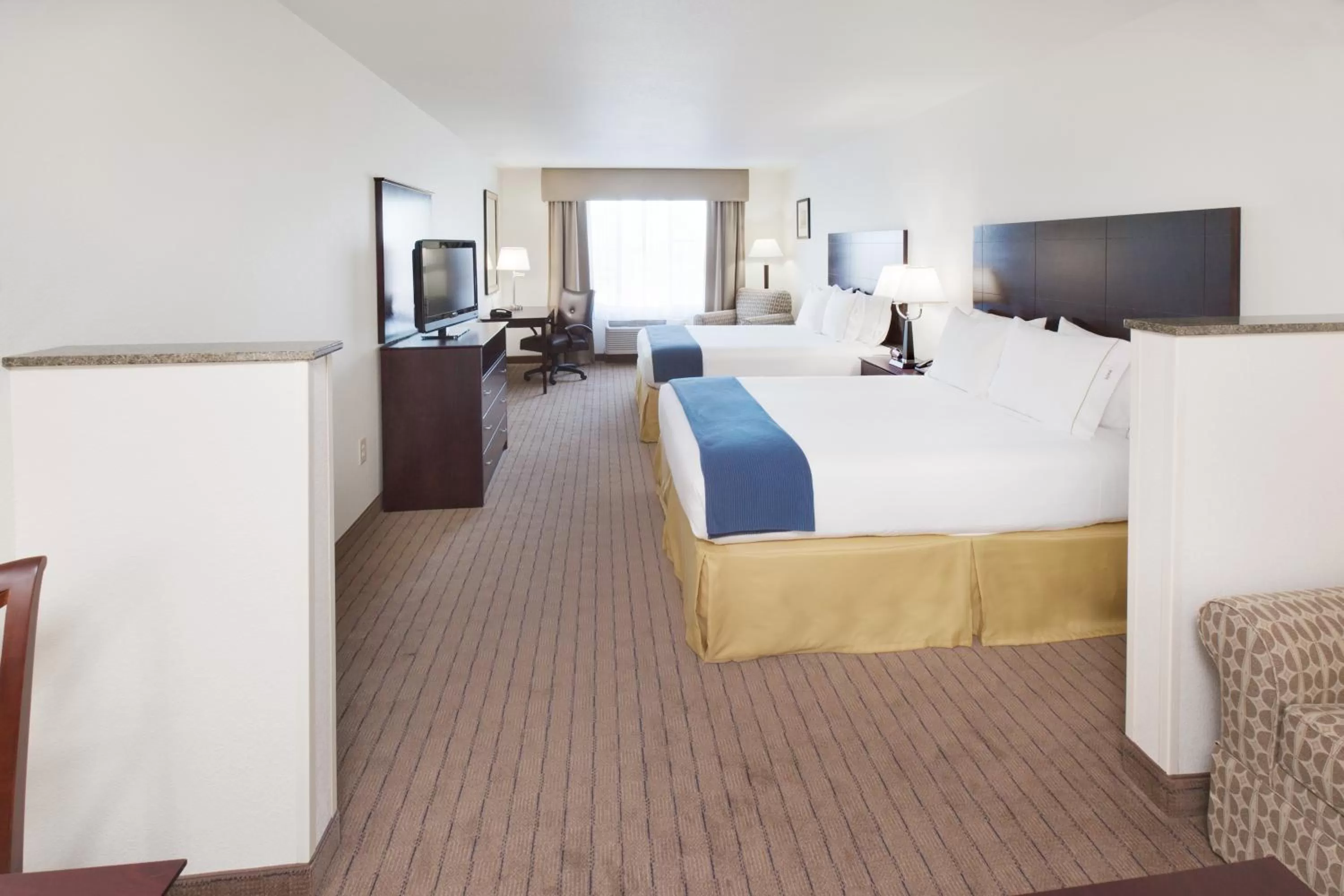 Photo of the whole room, Bed in Holiday Inn Express & Suites - Omaha I - 80 by IHG