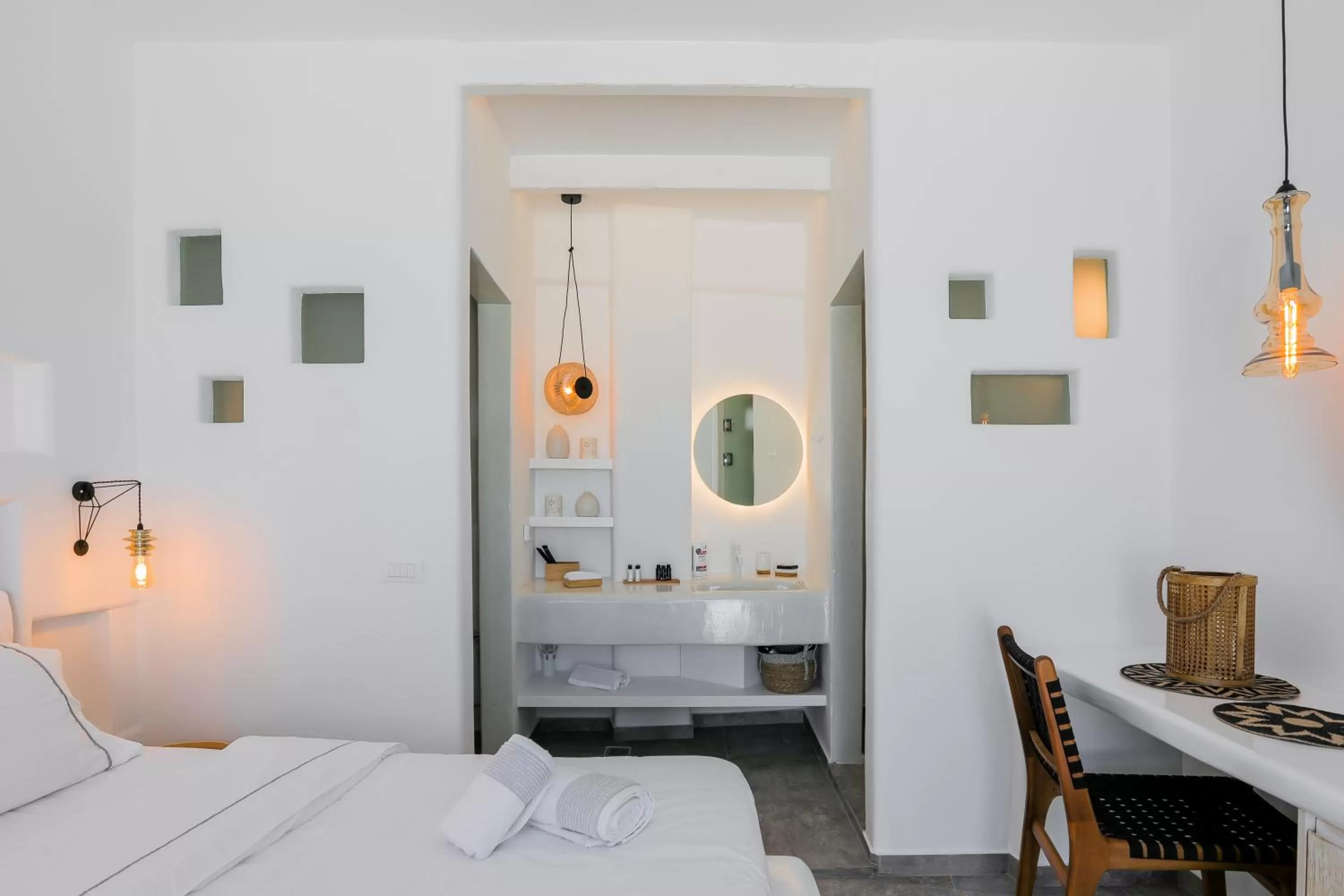 Bed in Eternity Suites Santorini