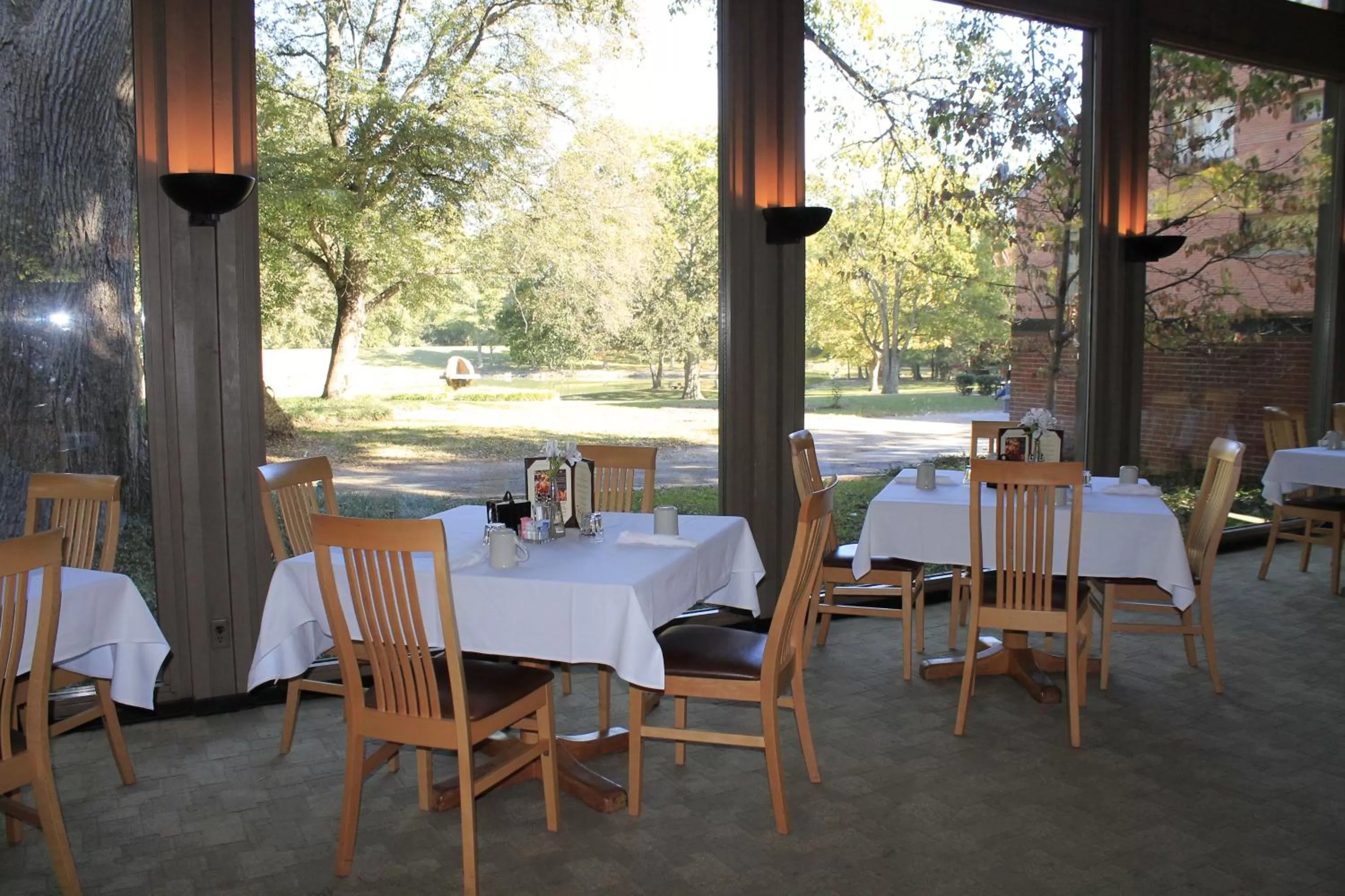 Restaurant/places to eat in New Harmony Inn Resort and Conference Center