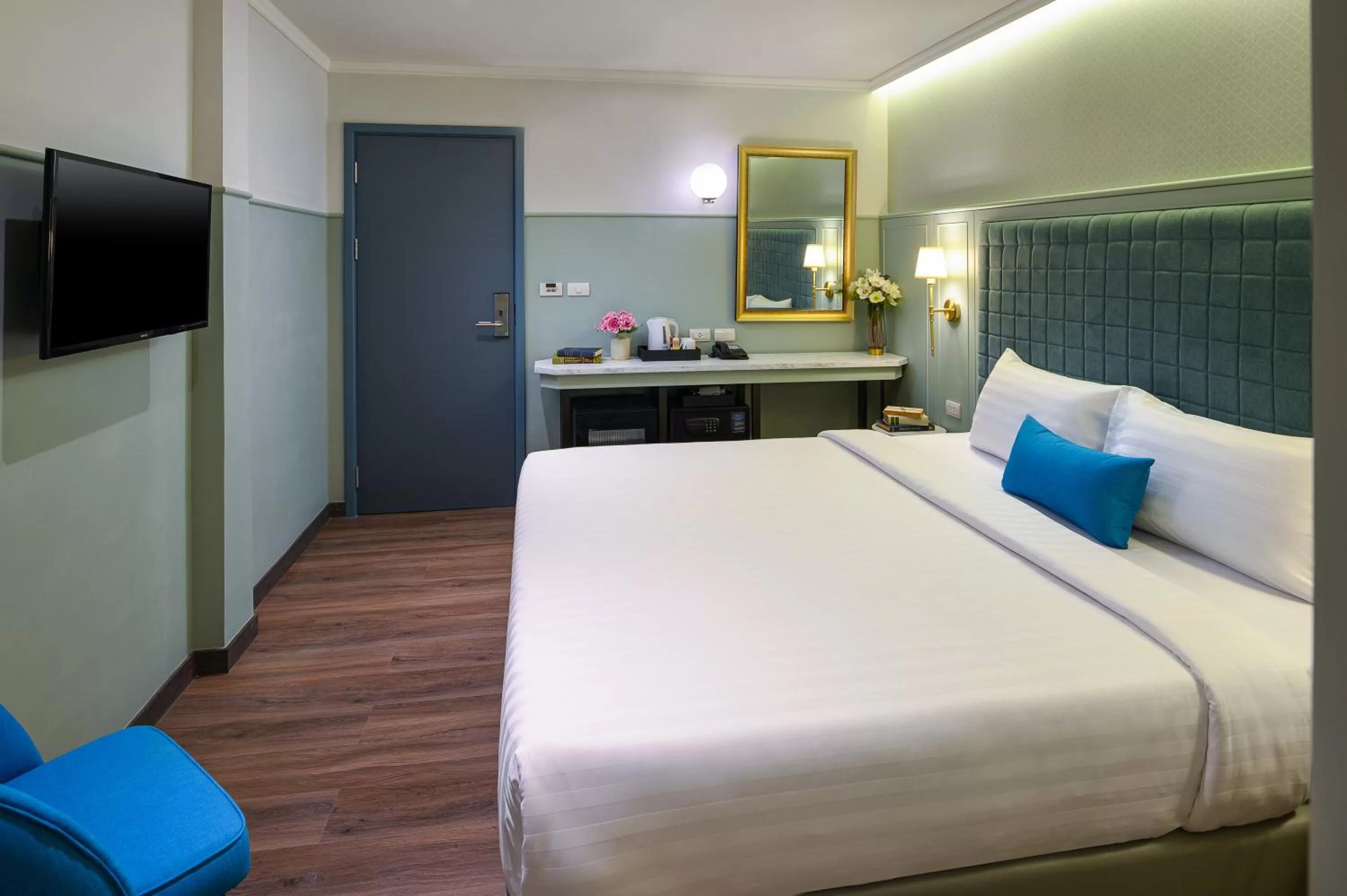 Bed in The Mulberry Bangkok Khaosan Road