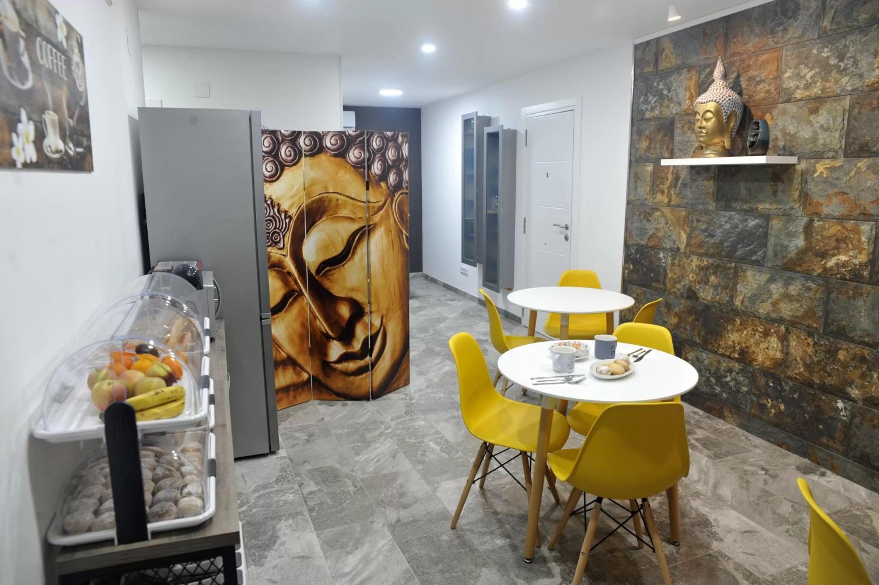 Coffee/tea facilities, Dining Area in River Dreams