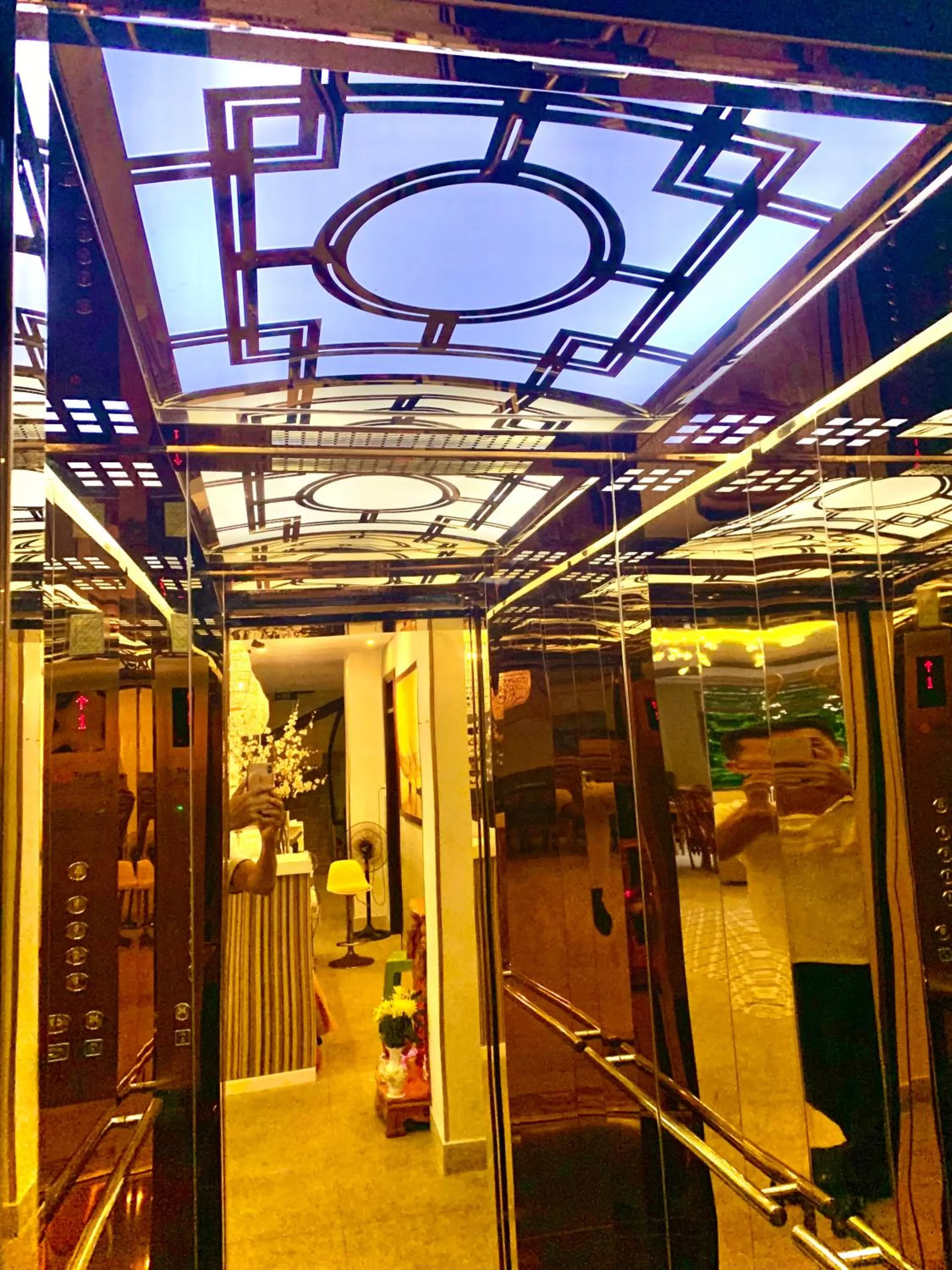 elevator in DE VIVRE HOI AN - Aman Boutique Hotel