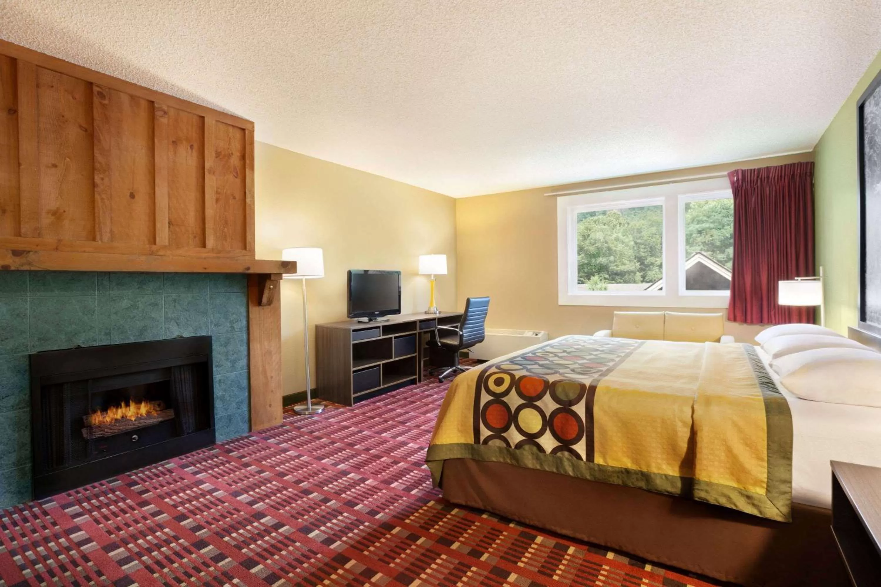 Photo of the whole room, Bed in Super 8 by Wyndham Cherokee