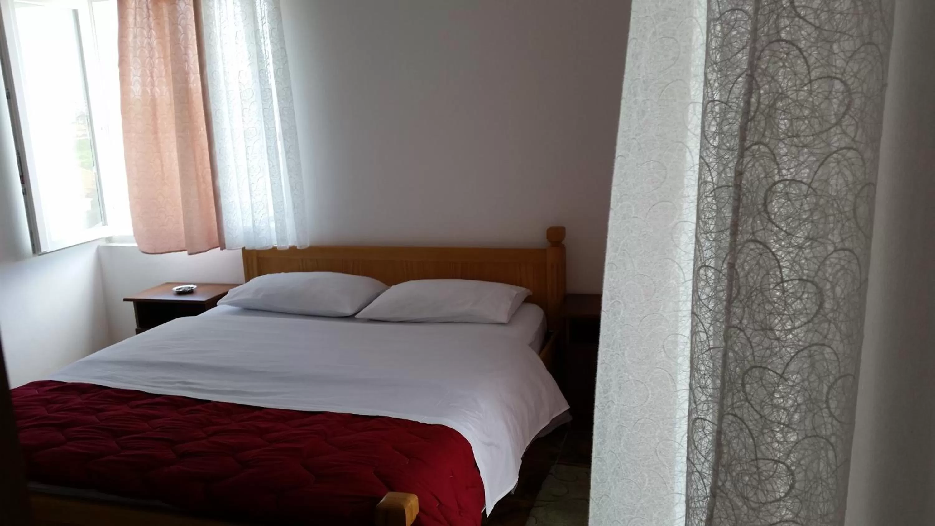 Photo of the whole room, Bed in Hotel Floga