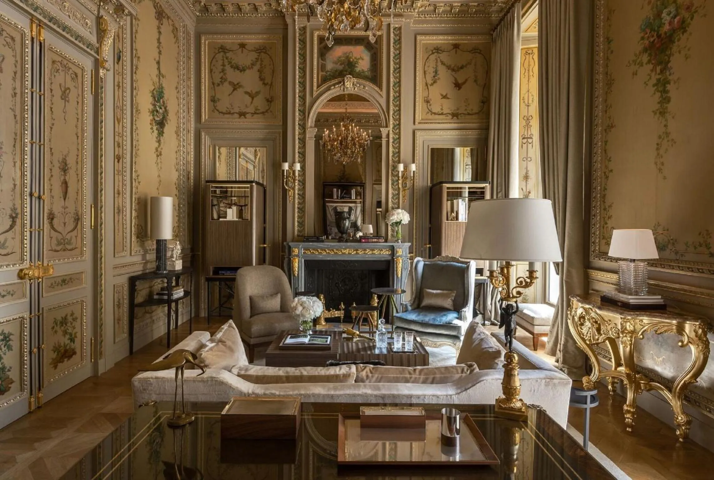 Living room in Hotel de Crillon