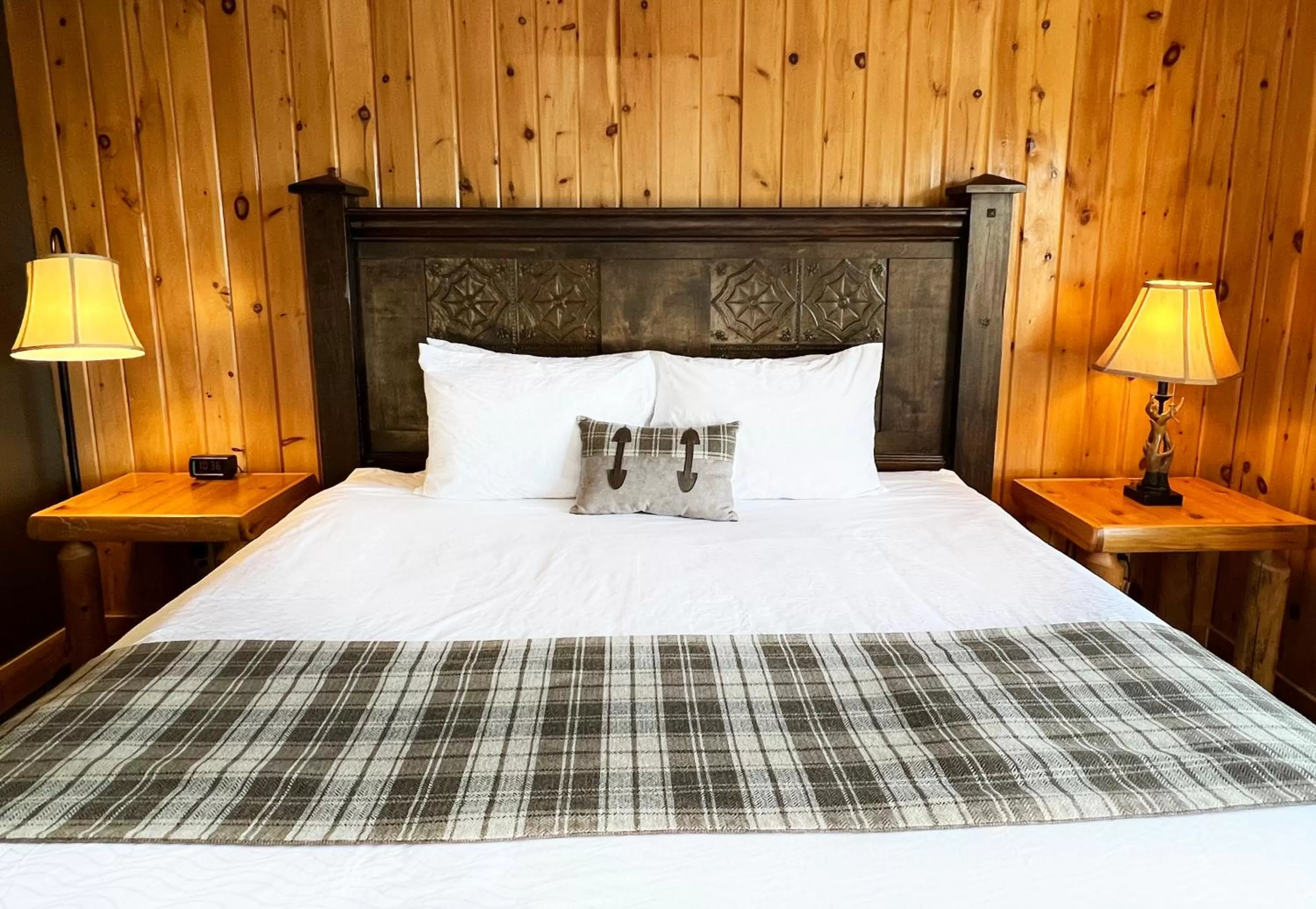 Standard King Room in Superior Shores