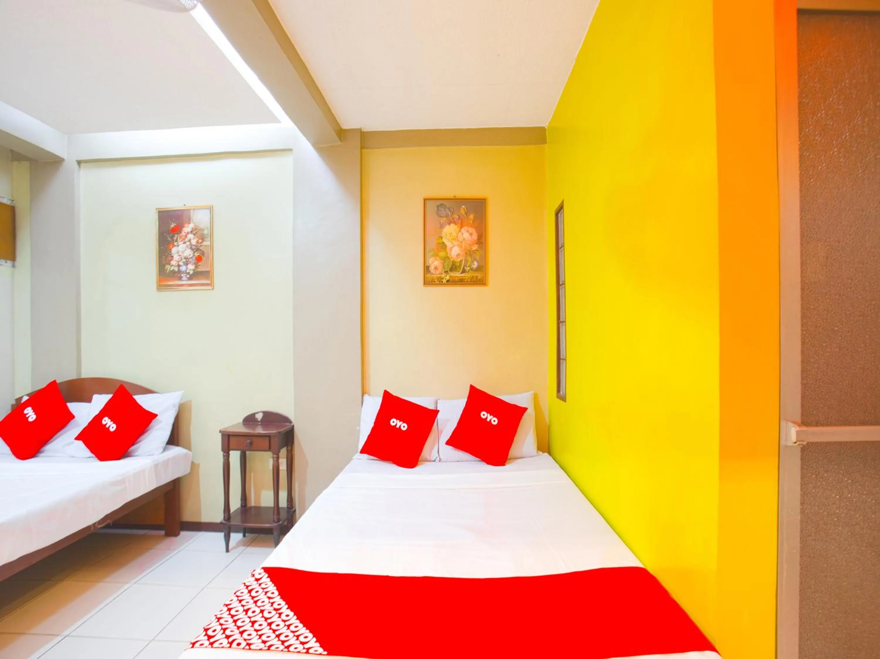 Bedroom, Bed in OYO 802 Ka Farah's Inn