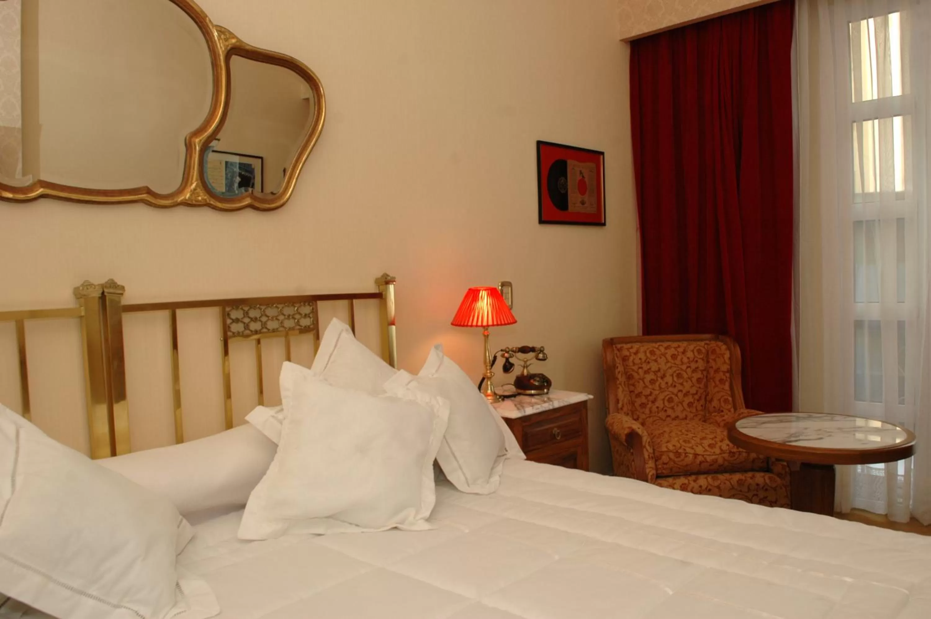 Bed in Tanguero Hotel Boutique Antique