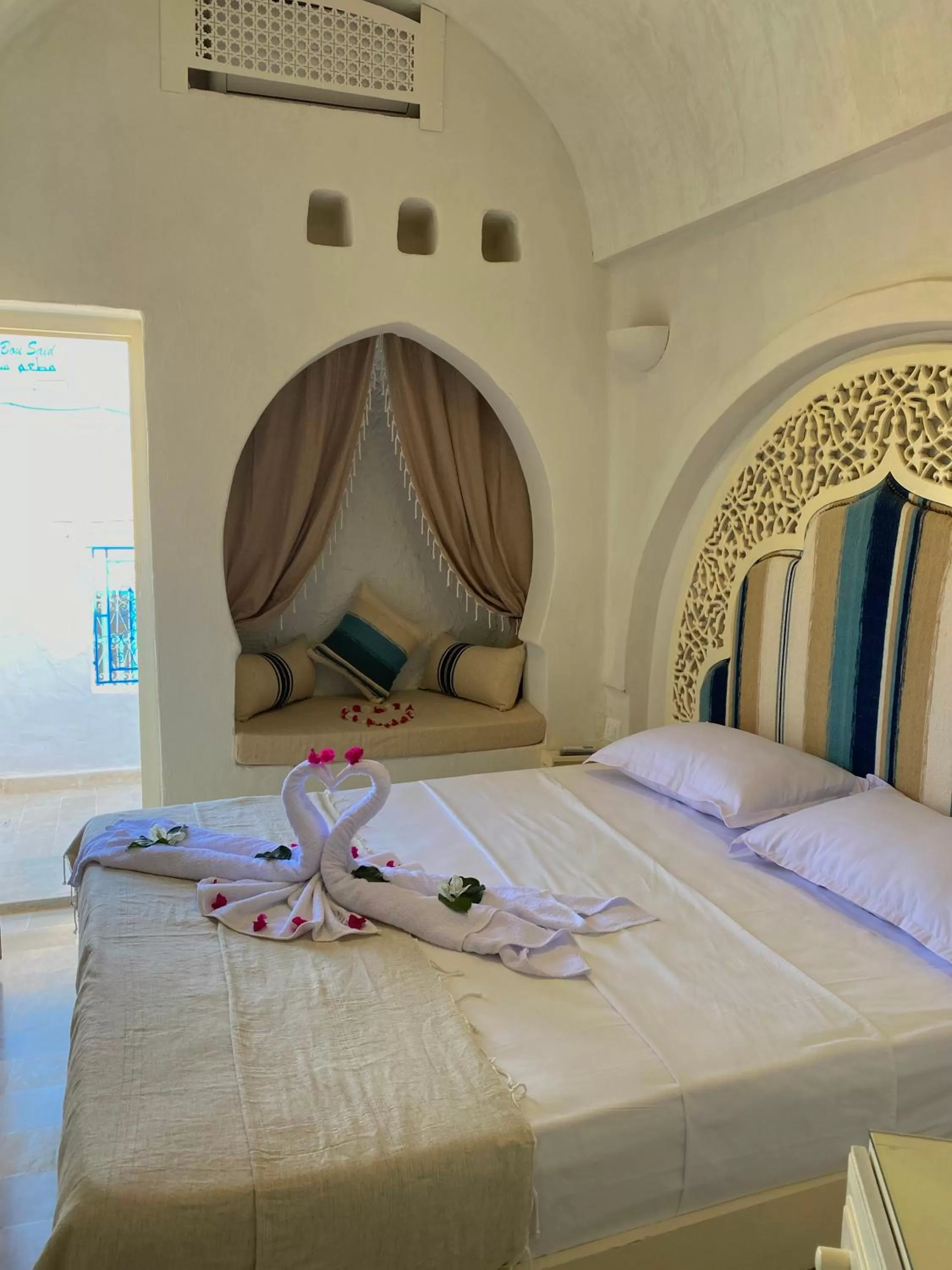 Bed in Hôtel Djerba Authentique - Au centre de Midoun