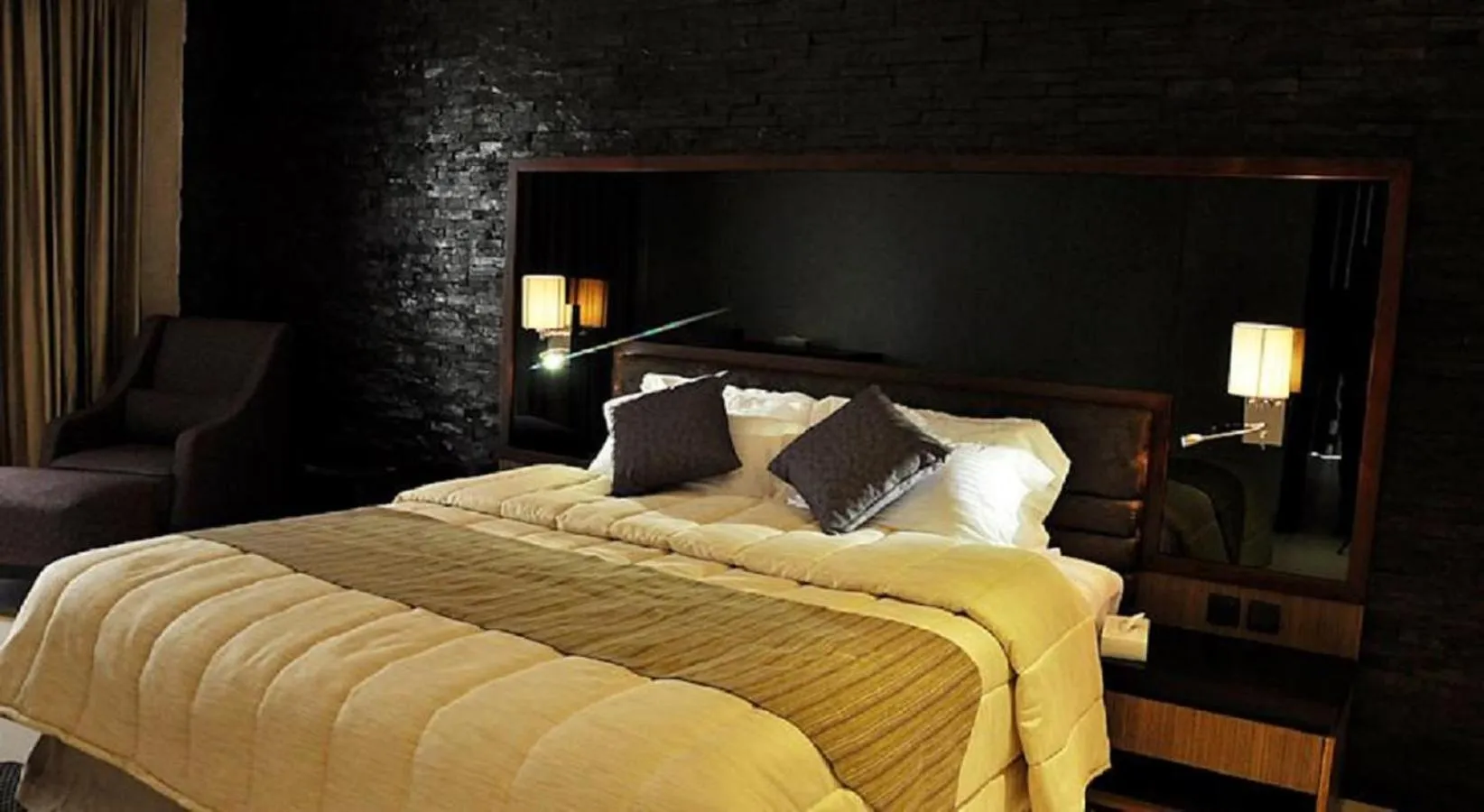 Photo of the whole room in Pearl Hotel & Spa