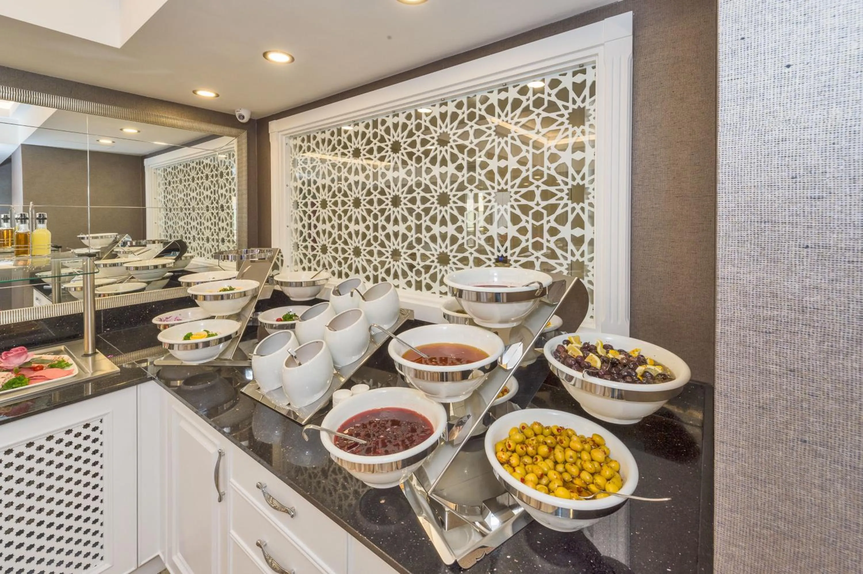 Food and drinks in Hanna Hotel