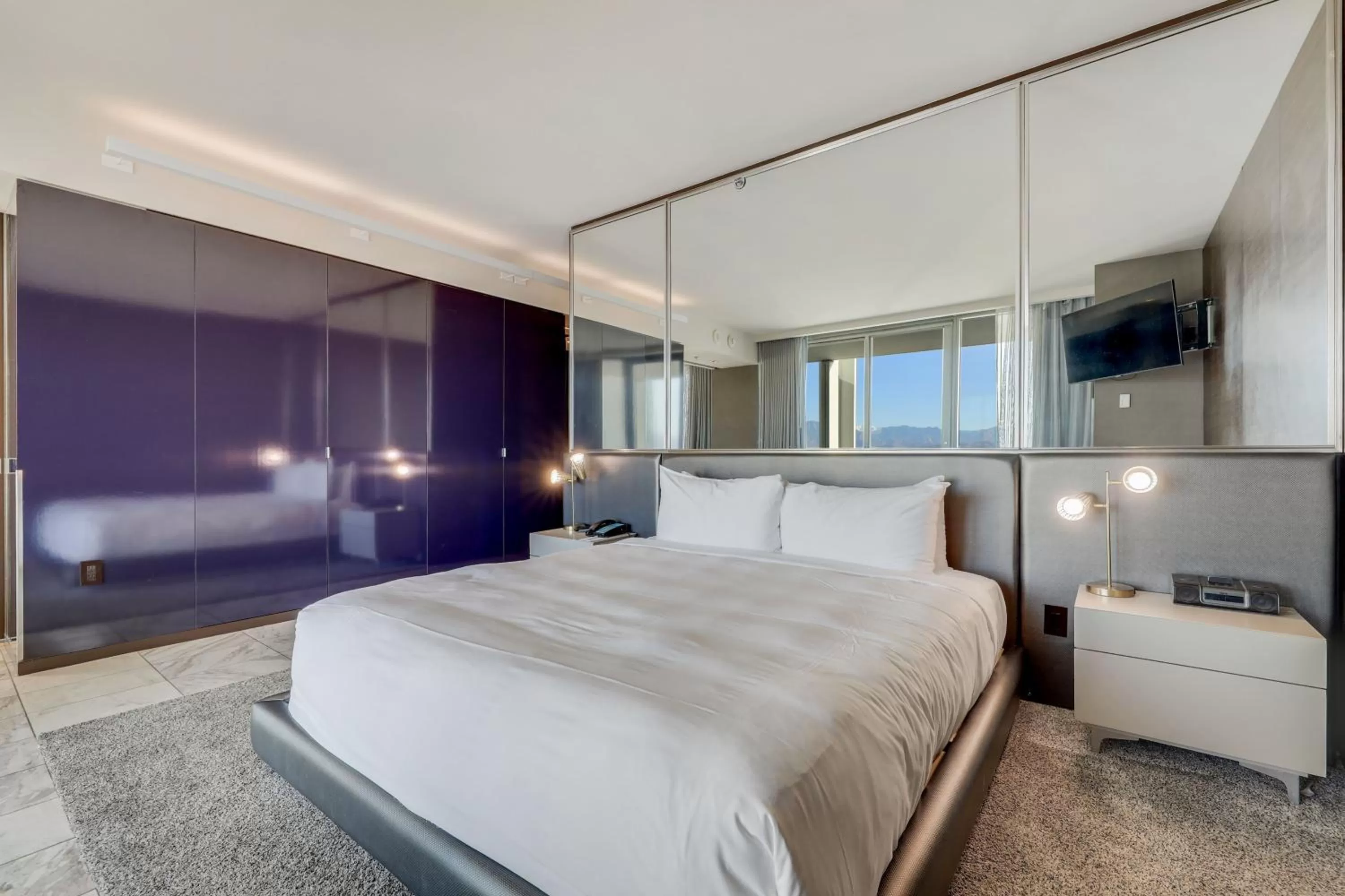 Bed in Vegas Palms HIGH 52nd fl. 1BDR corner penthouse 1220sqft