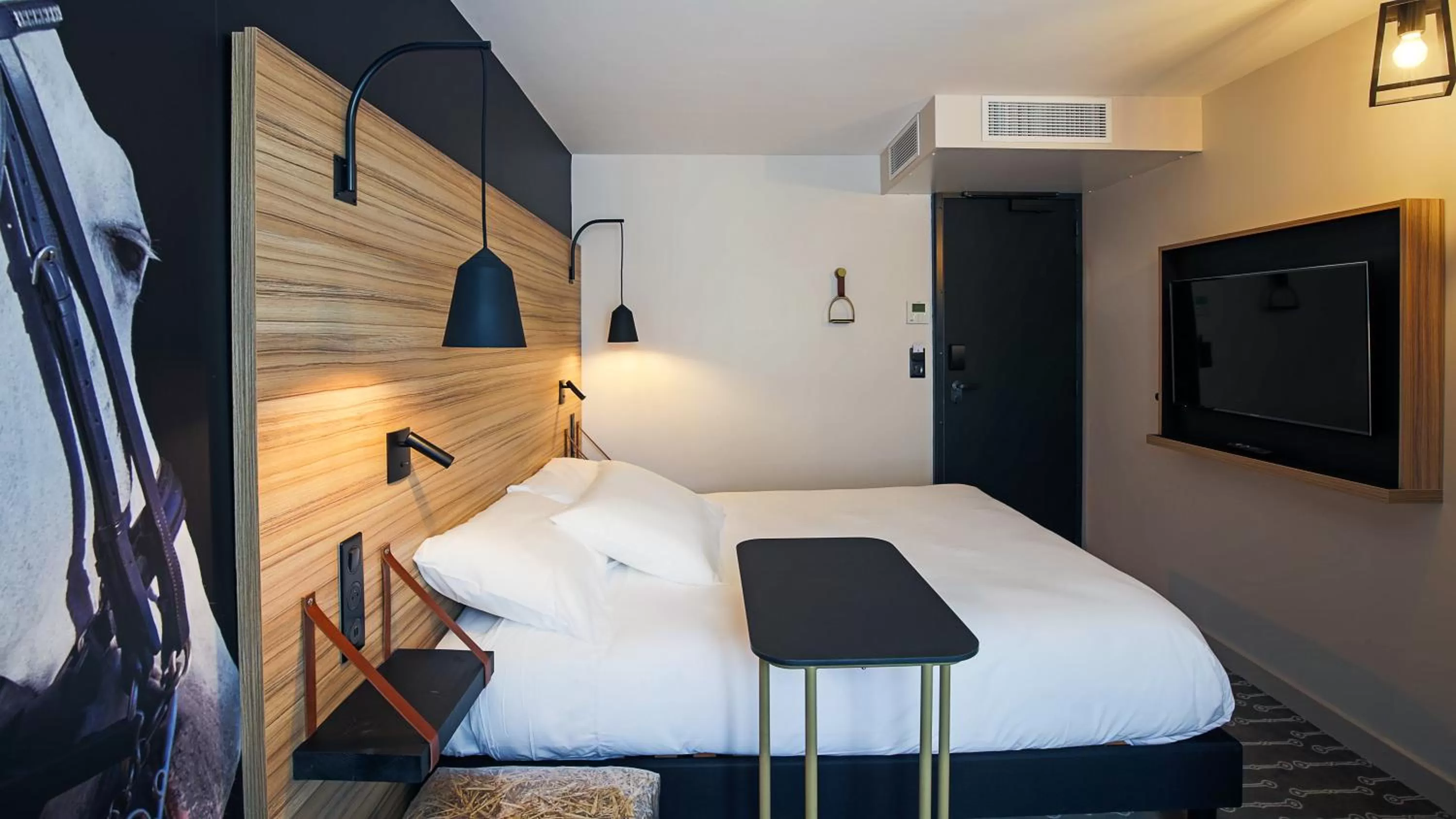 TV and multimedia, Bed in ibis Styles Laval Centre Gare