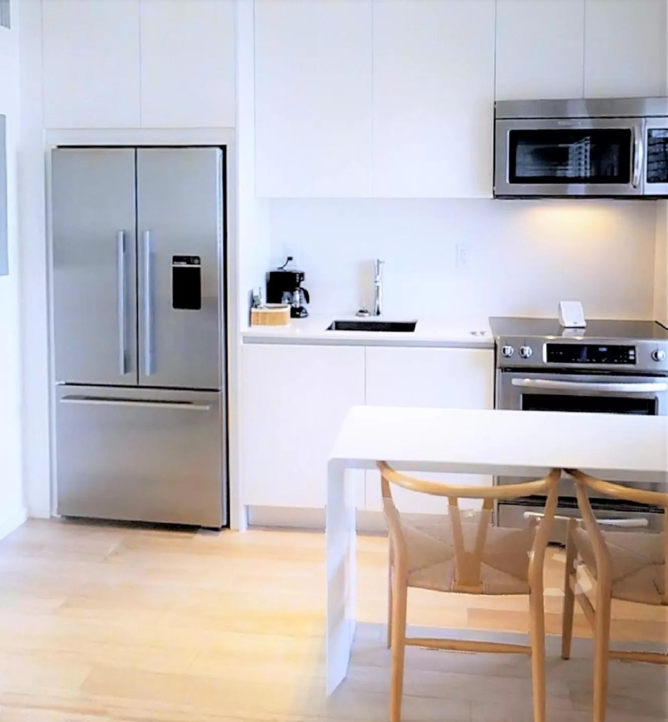 Kitchen or kitchenette in Beach Haus Key Biscayne Contemporary Apartments