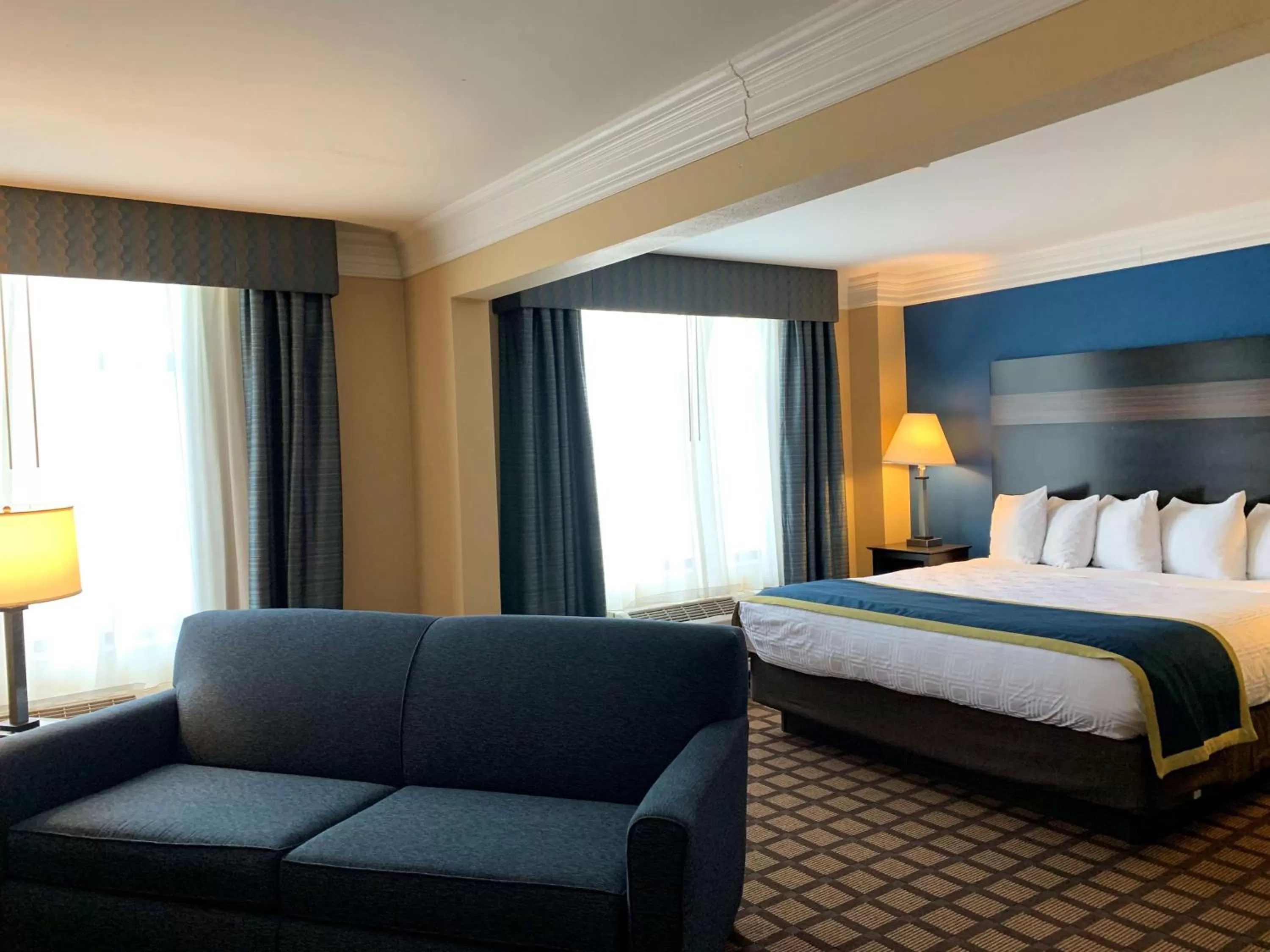 Photo of the whole room, Bed in Comfort Inn Saint Paul East