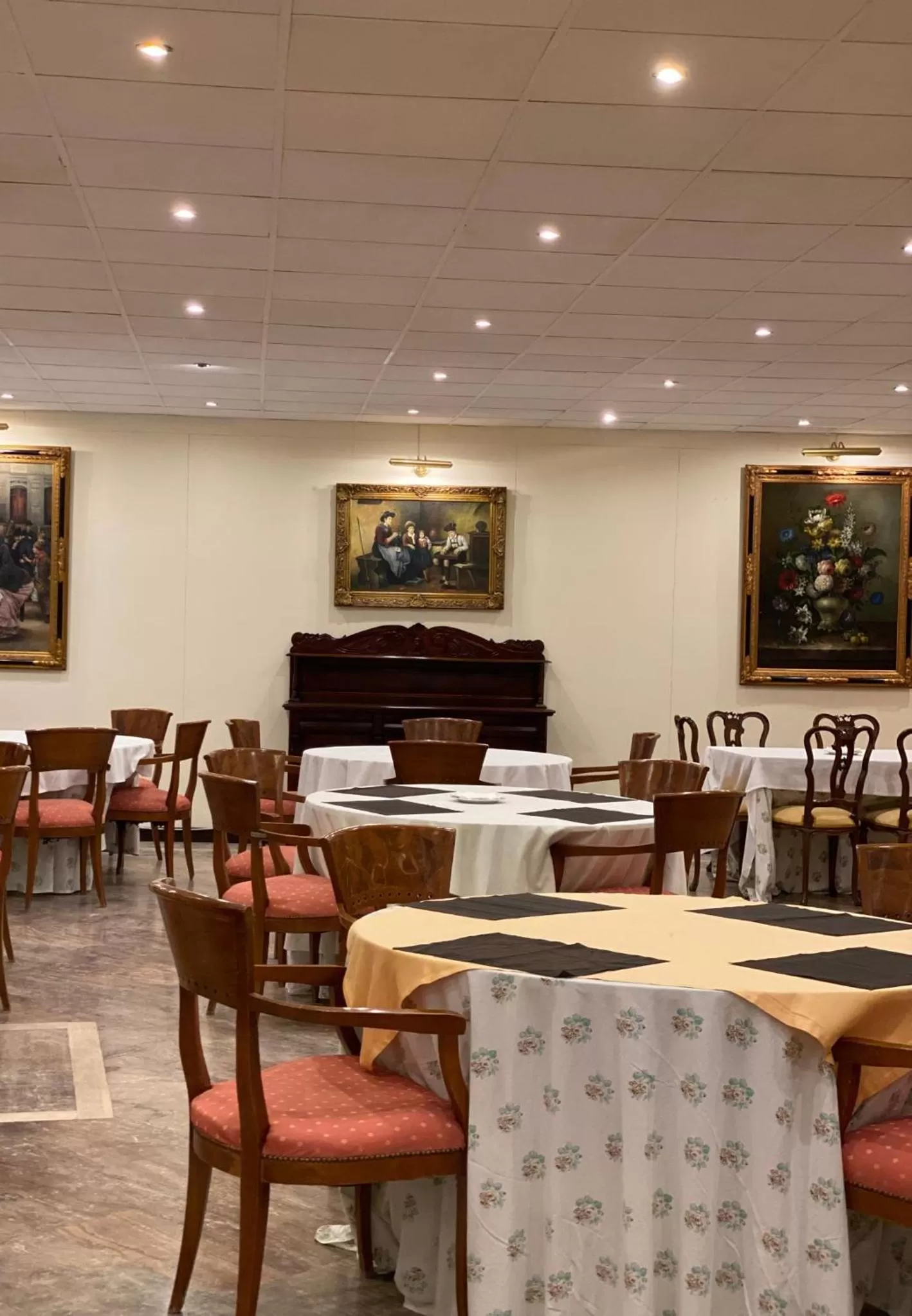 Restaurant/places to eat in Hotel Plaza Mayor