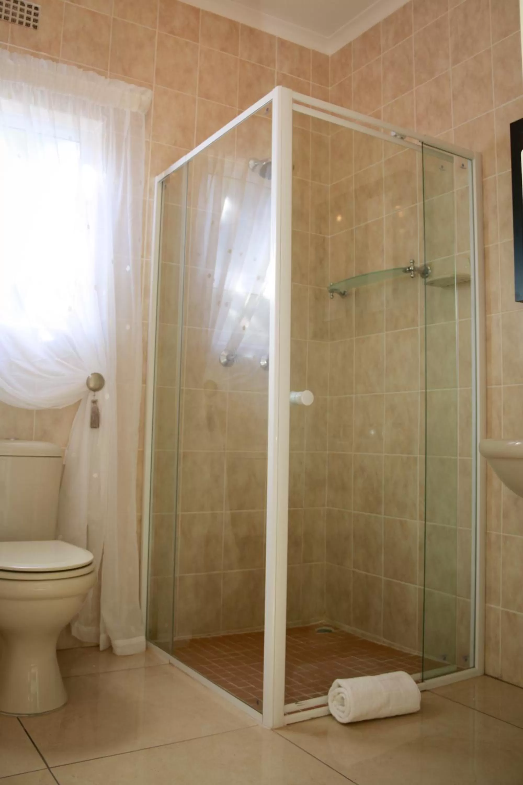 Bathroom in Poetry Guestrooms