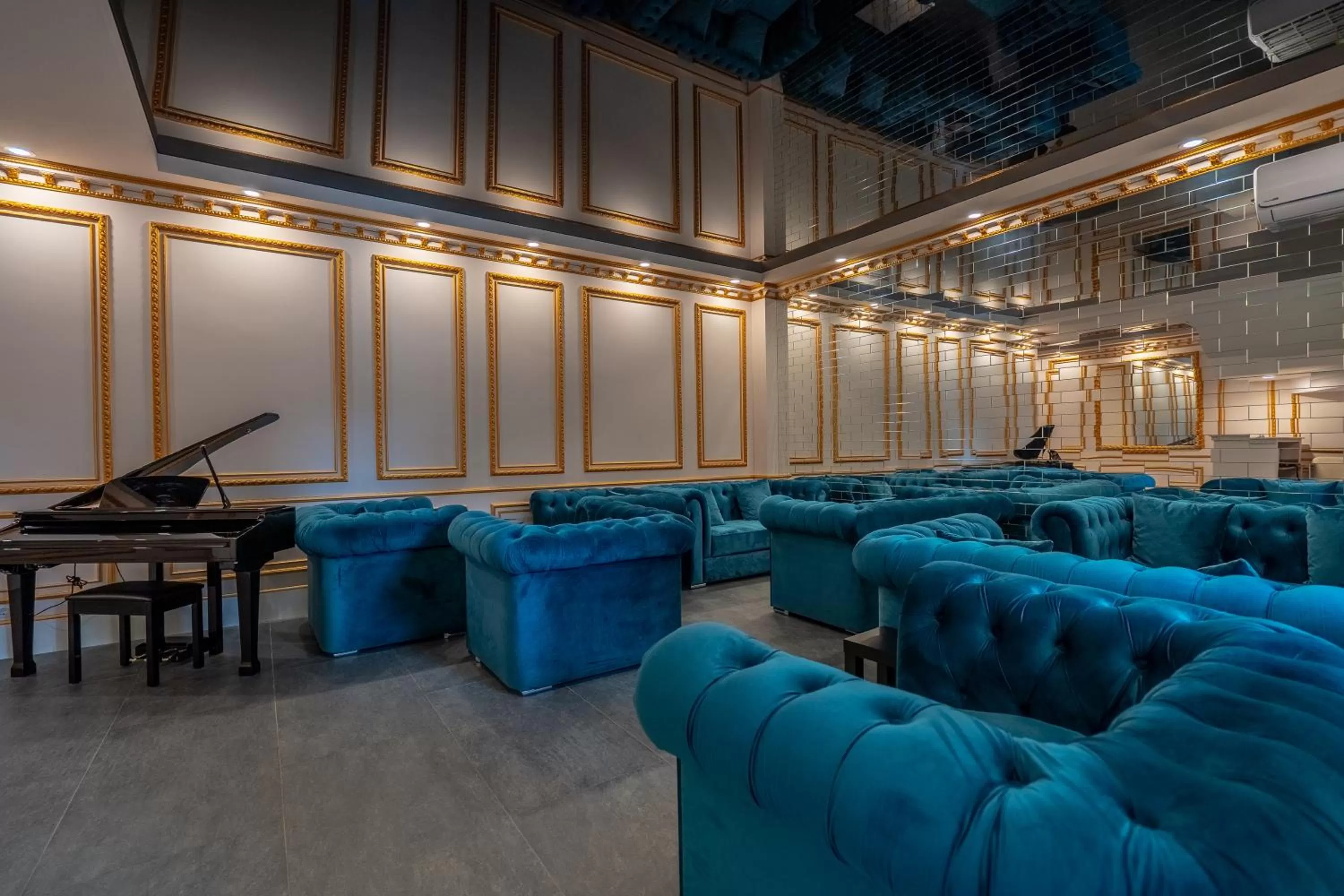 Lobby or reception in 5 STAR APART HOTEL