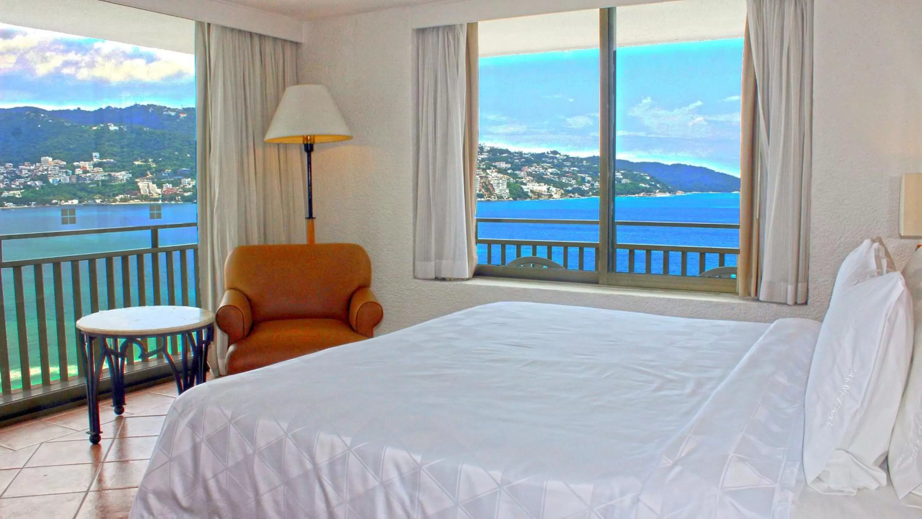 Photo of the whole room, Mountain View in Holiday Inn Resort Acapulco, an IHG Hotel