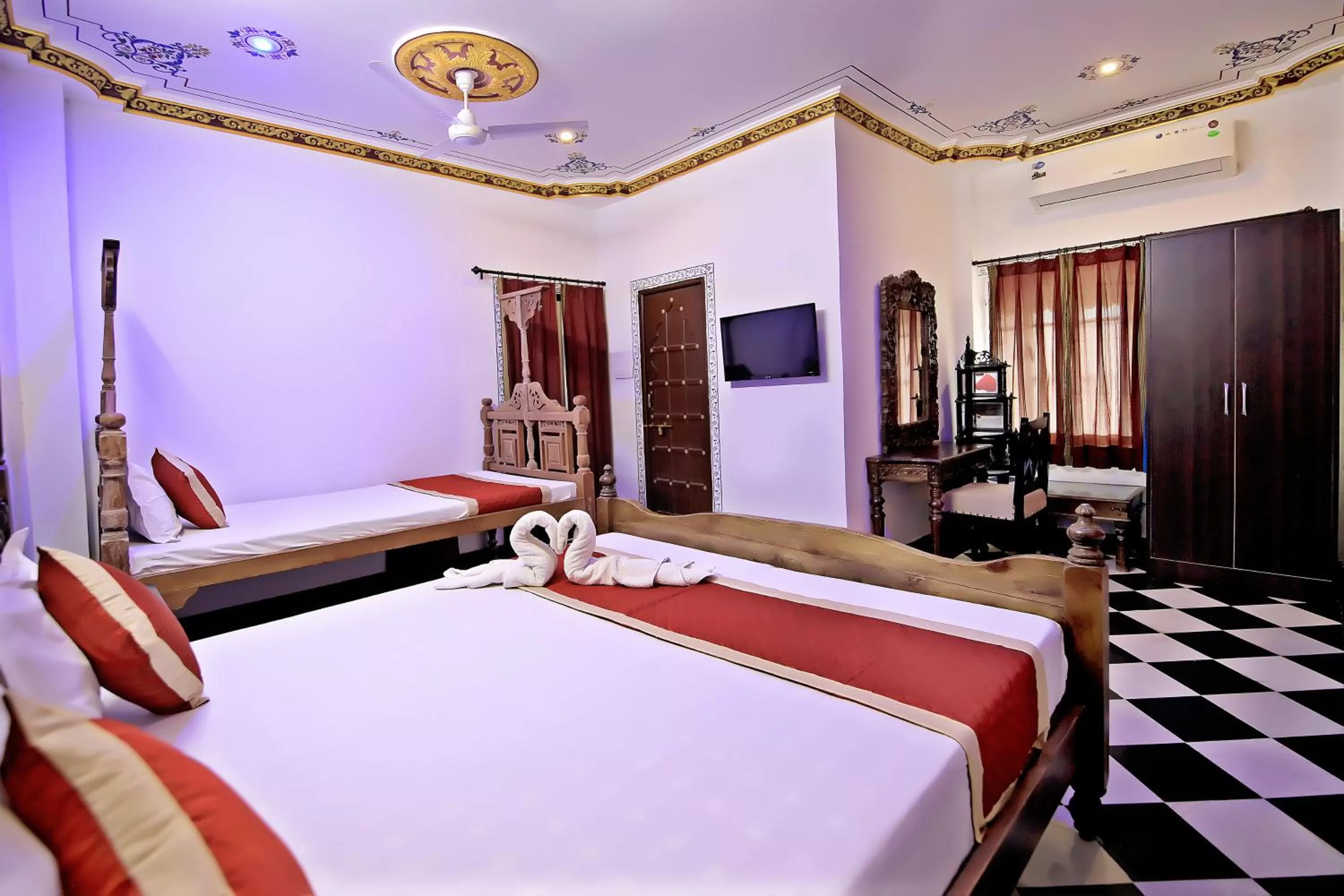 Bed in Hotel Panorama Haveli