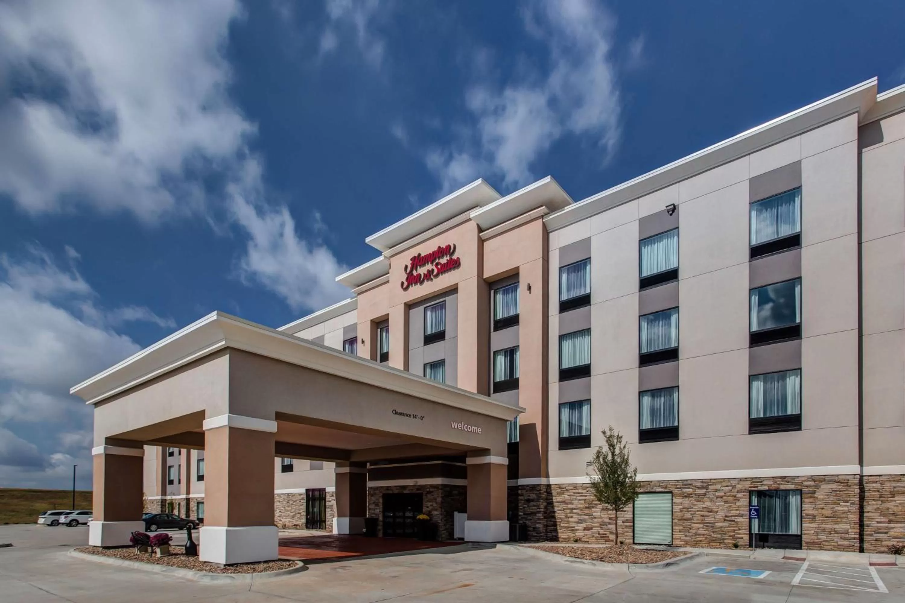 Property building in Hampton Inn & Suites-Wichita/Airport, KS