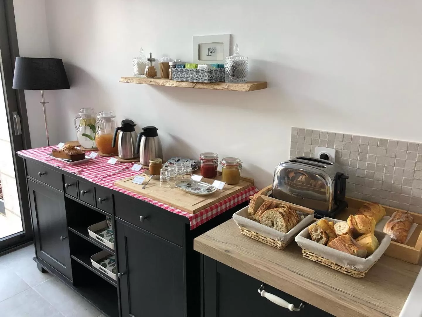 Buffet breakfast in AU LOGIS DE BELLEFOIS - Chambres d'hôtes