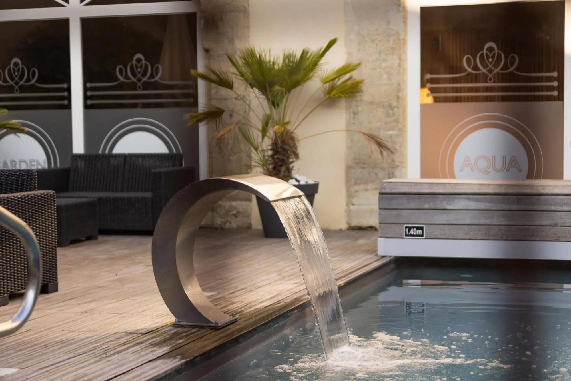 Swimming pool in Grand Hôtel du Luxembourg & Spa