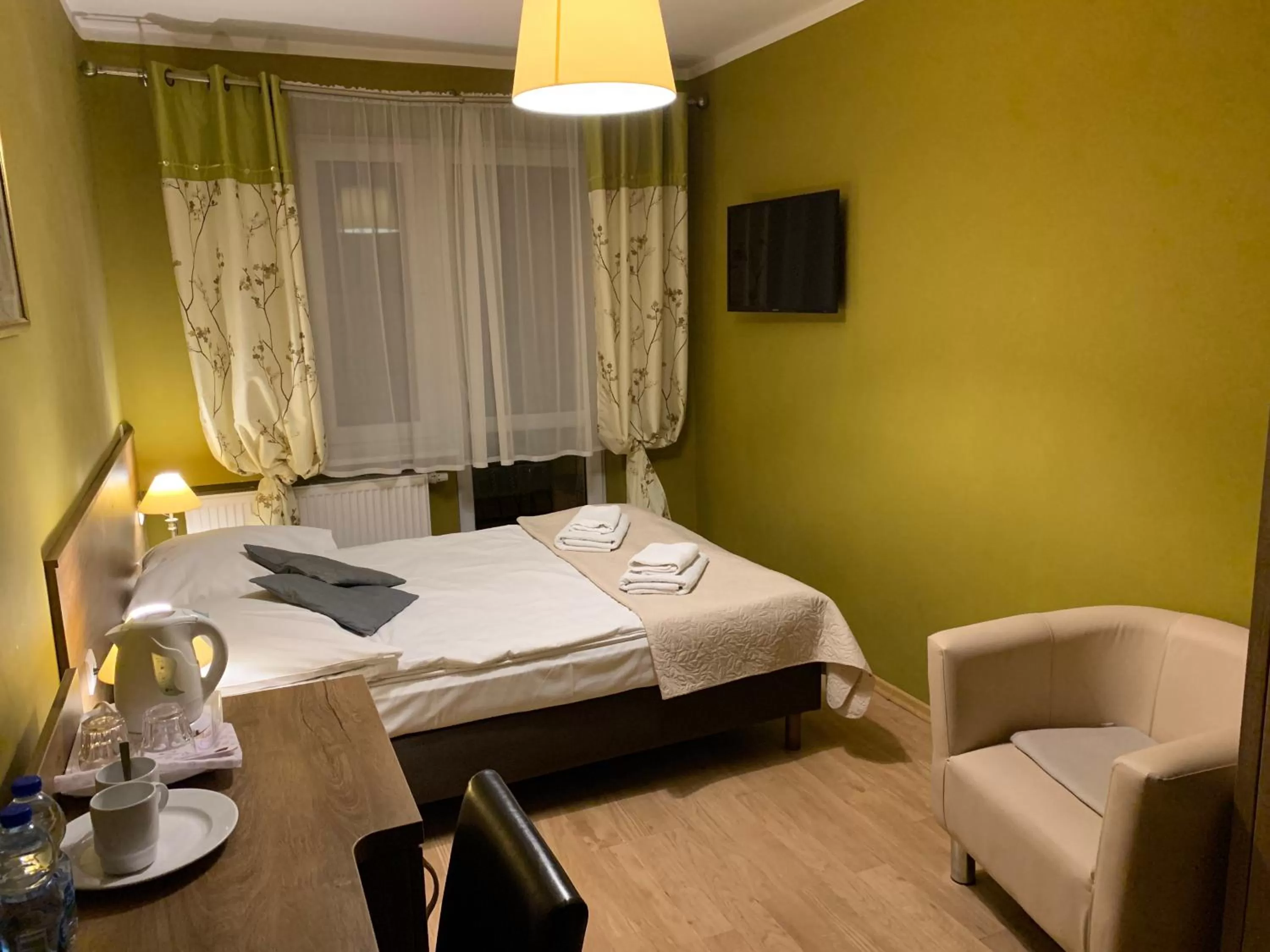 Photo of the whole room, Bed in Stratos