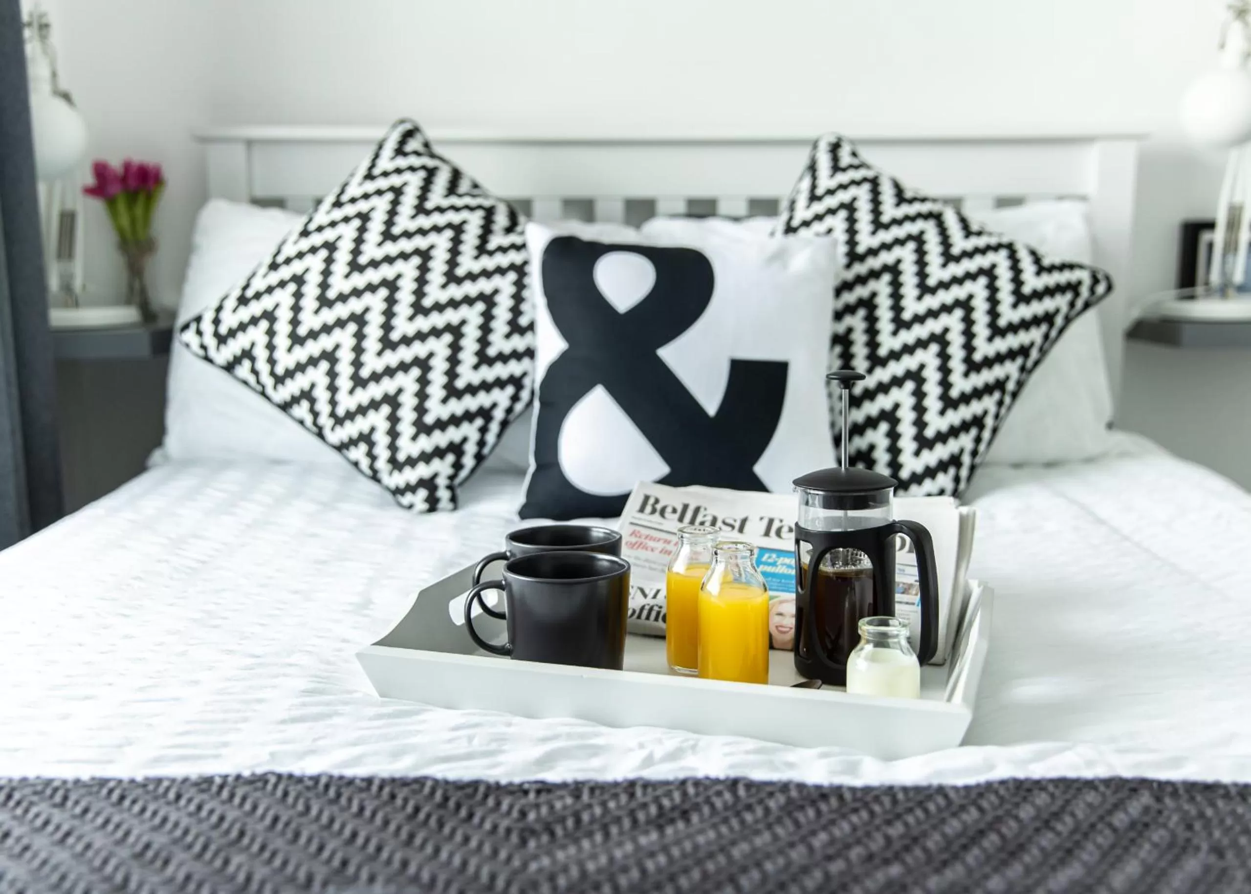 Bedroom, Bed in Entire family home , large rear garden and free parking