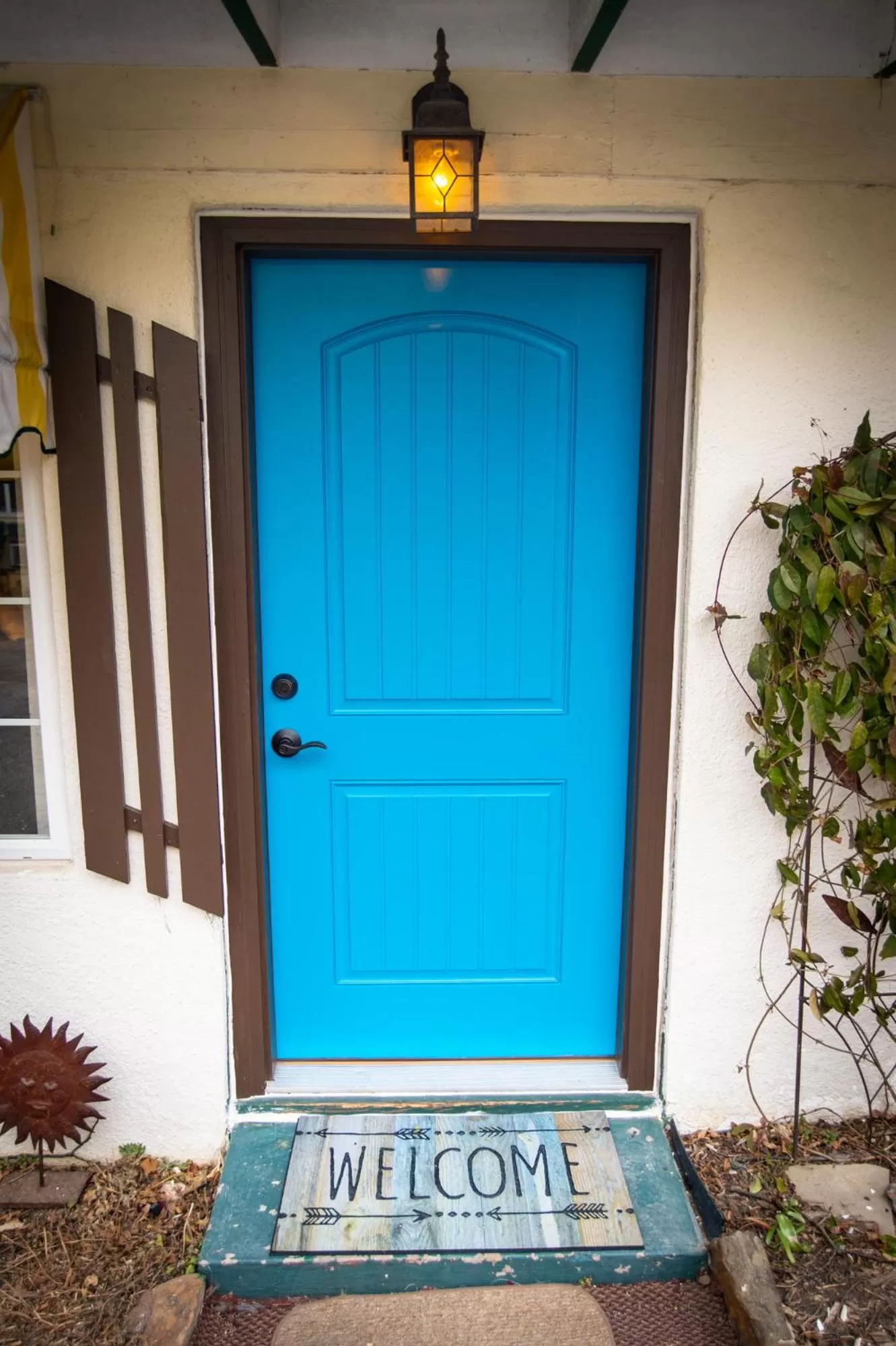 Facade/entrance in Sherwood Court Cottages & Guest Rooms