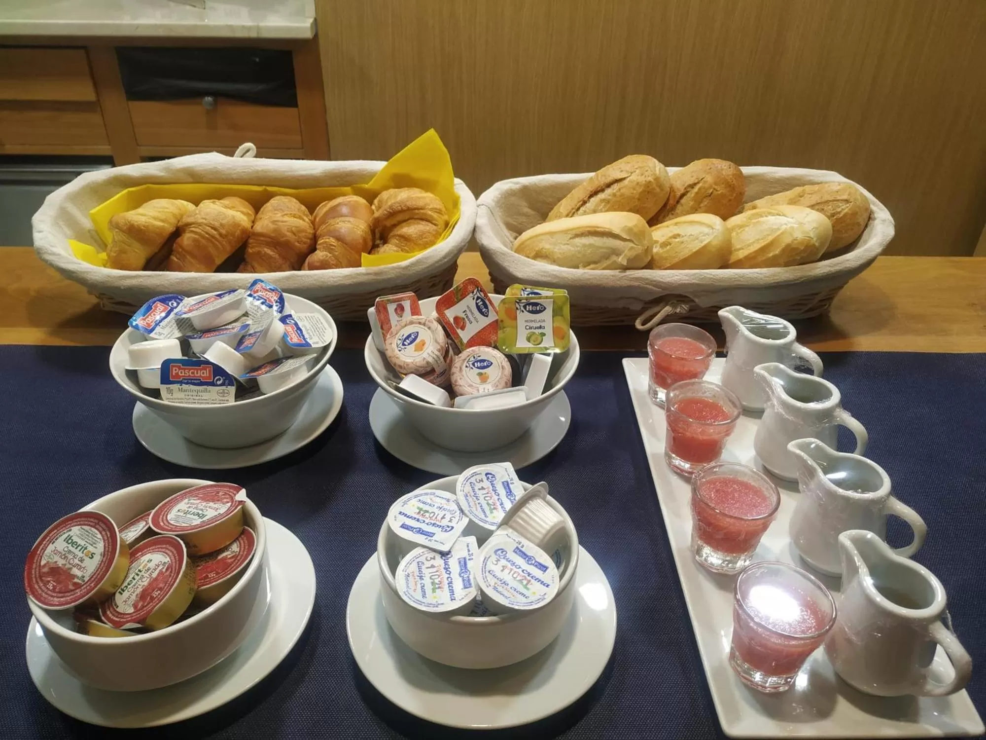 Continental breakfast in Hotel Apartamentos Patagonia Sur