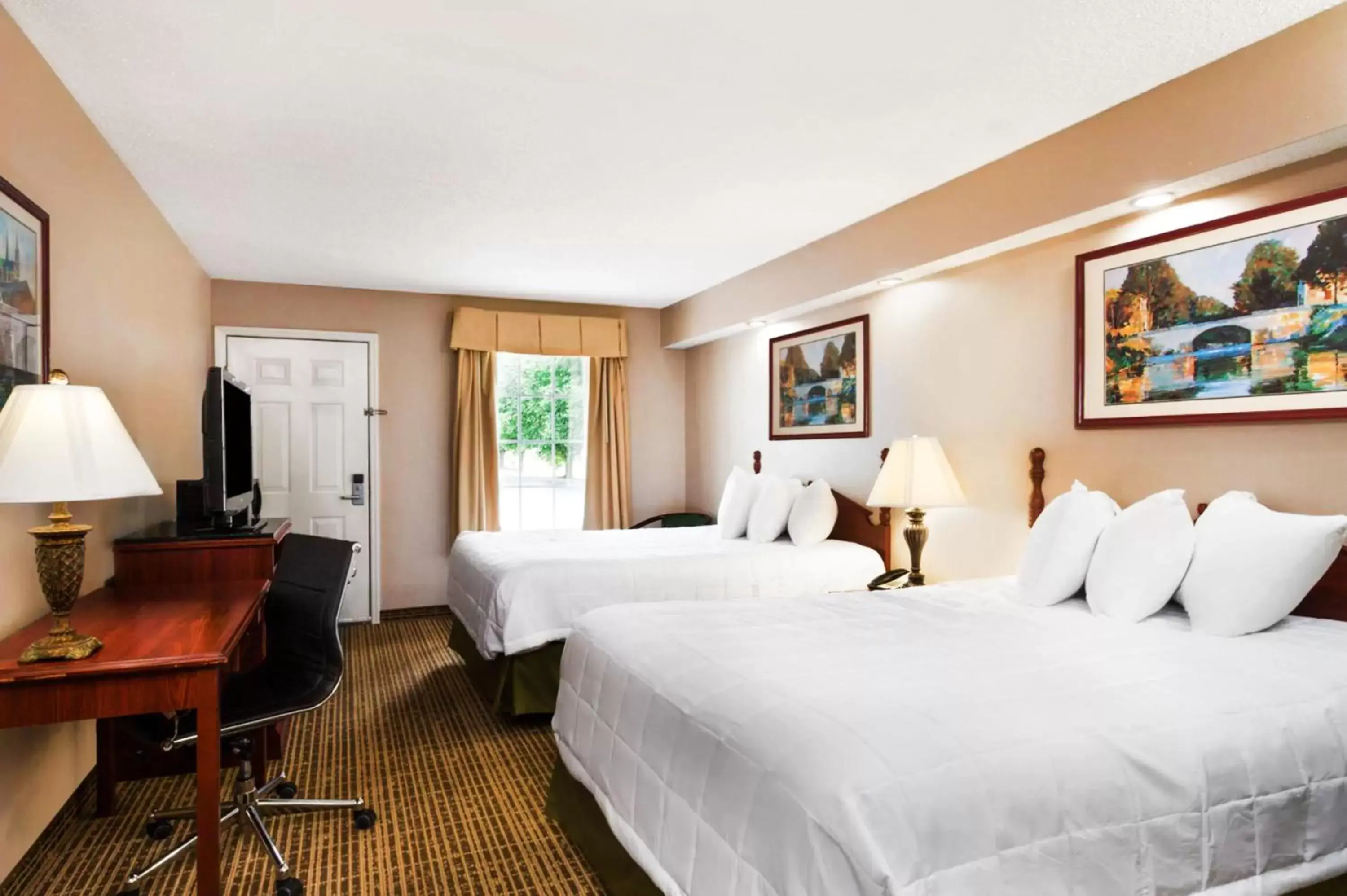 Double Room with Two Double Beds - Non-Smoking in Baymont by Wyndham Tullahoma Double Room with Two Double Beds - Non-Smoking in Baymont by Wyndham Tullahoma