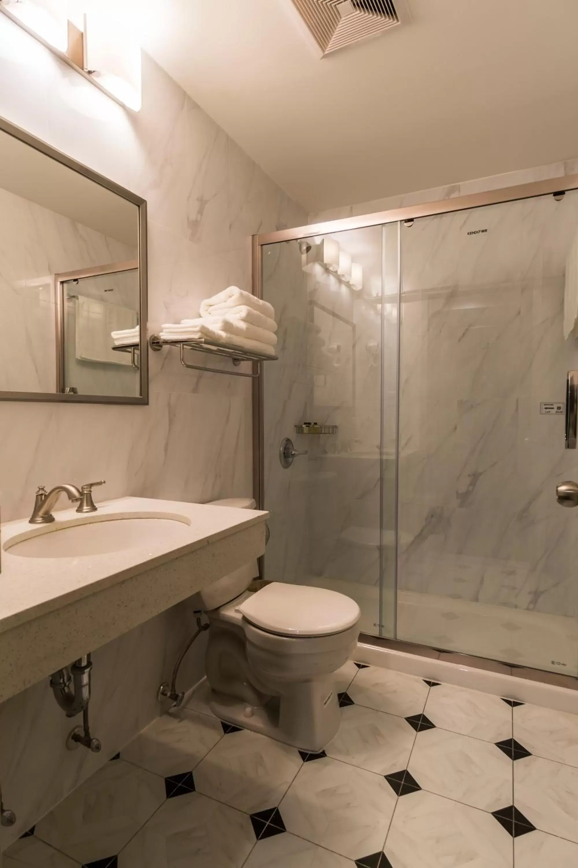 Deluxe Queen Suite in John Hotel Deluxe Queen Suite in John Hotel