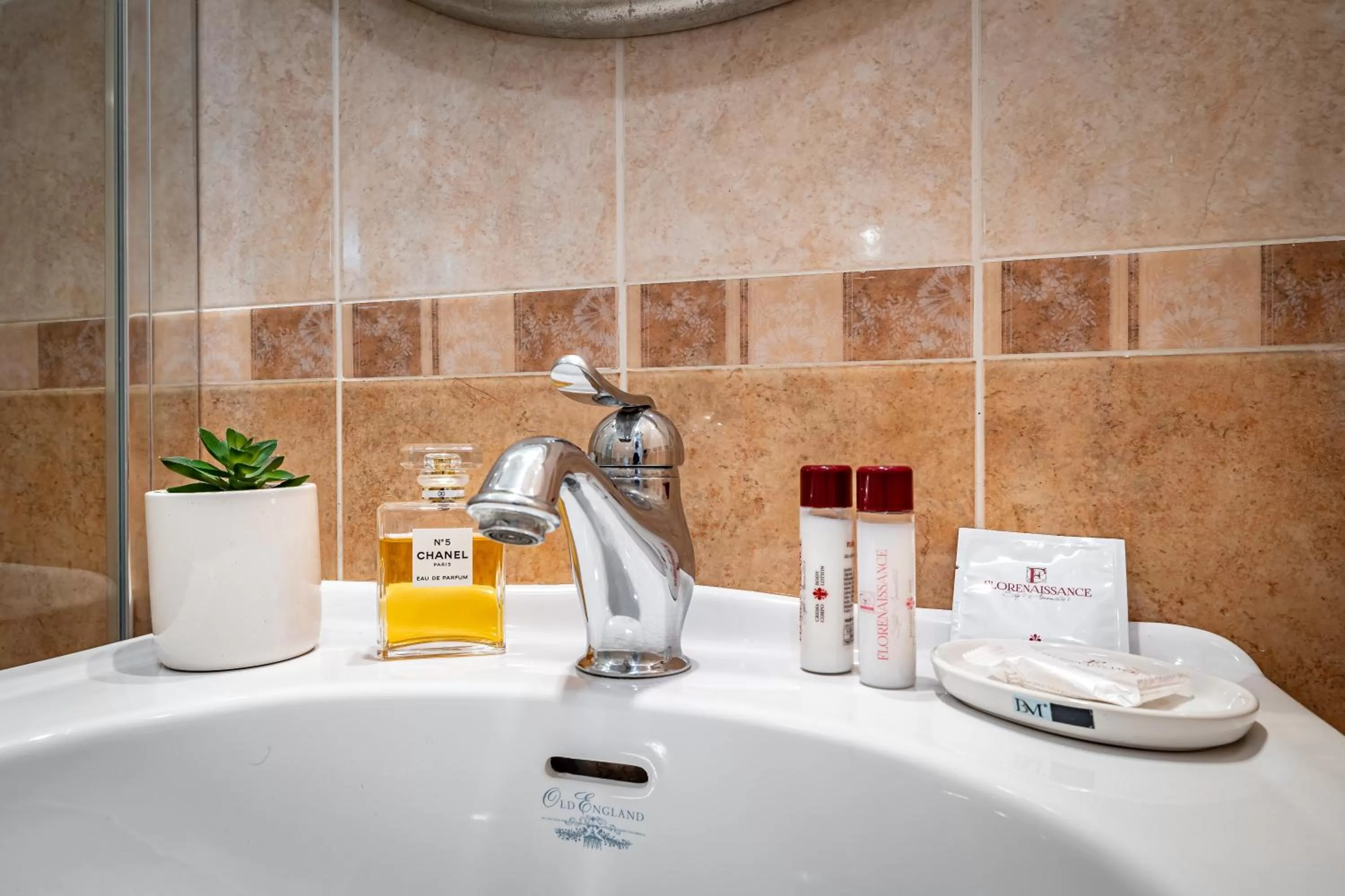 Bathroom in Maison Pitti Florence