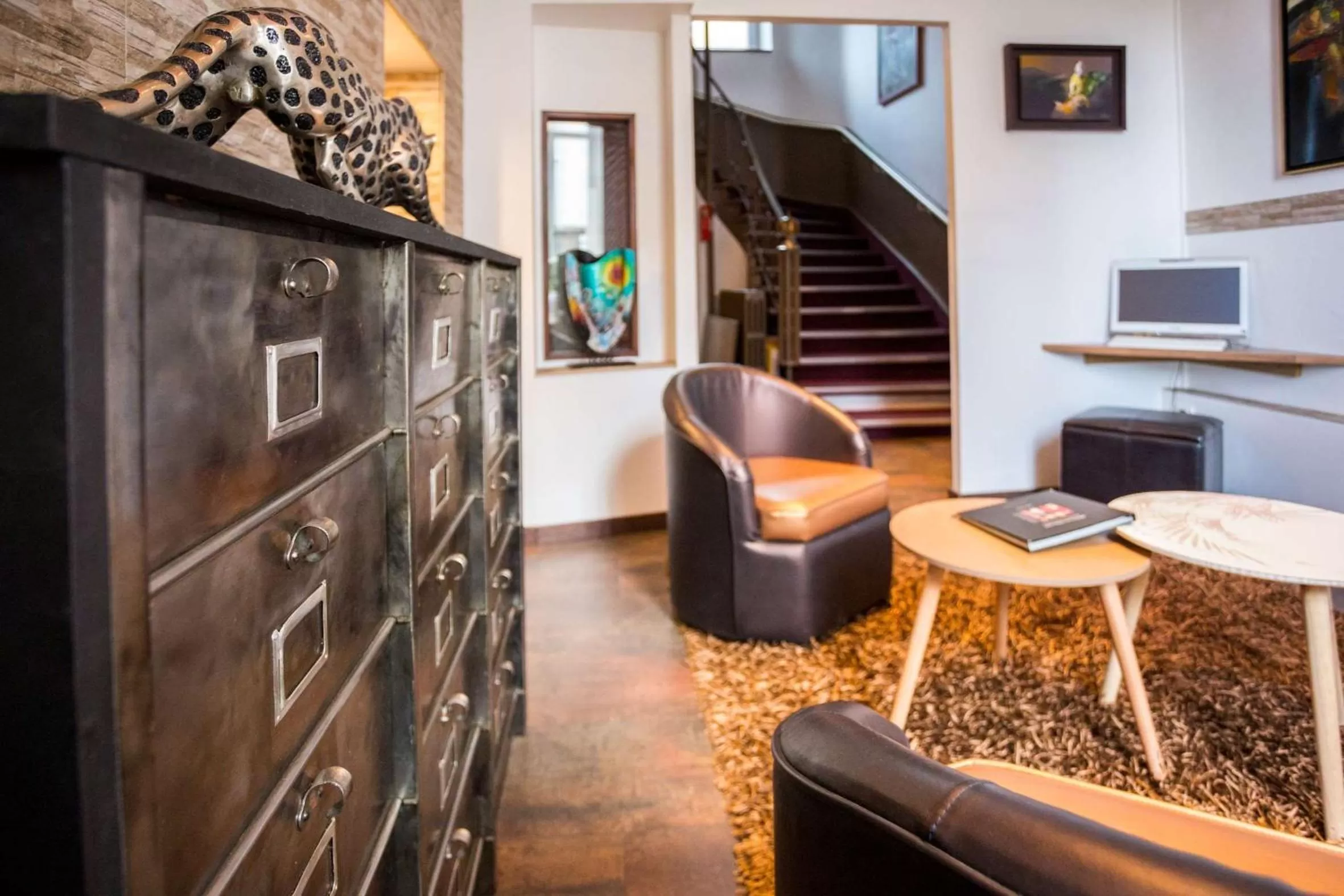 Lobby or reception in Best Western Hôtel Des Voyageurs