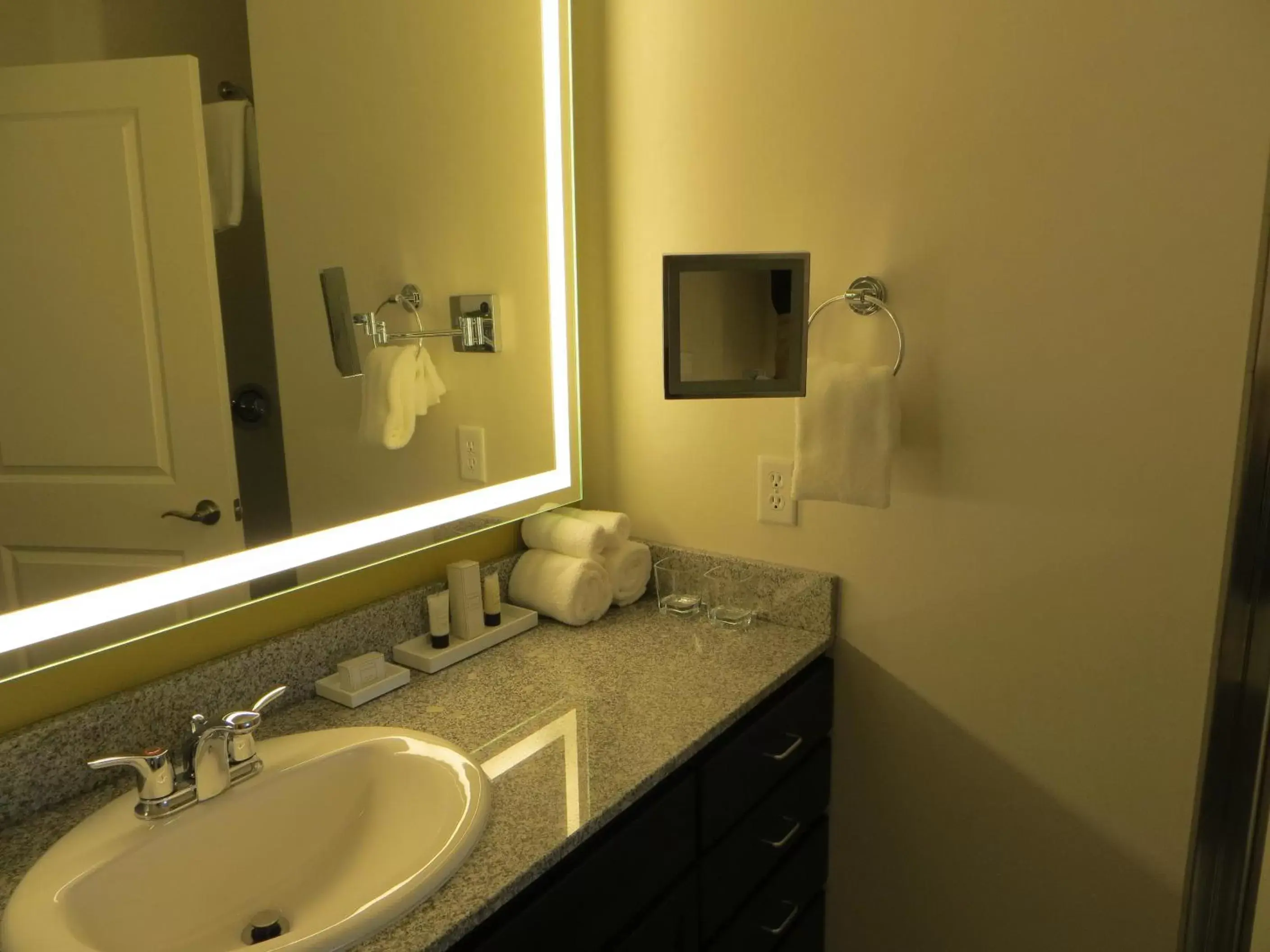 Junior King Suite in The Alexander Junior King Suite in The Alexander