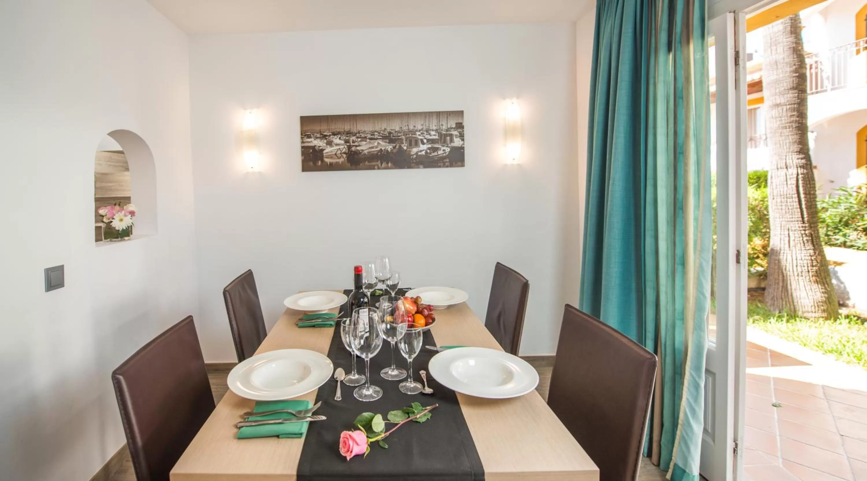 Dining area in Aparthotel Ona Aucanada