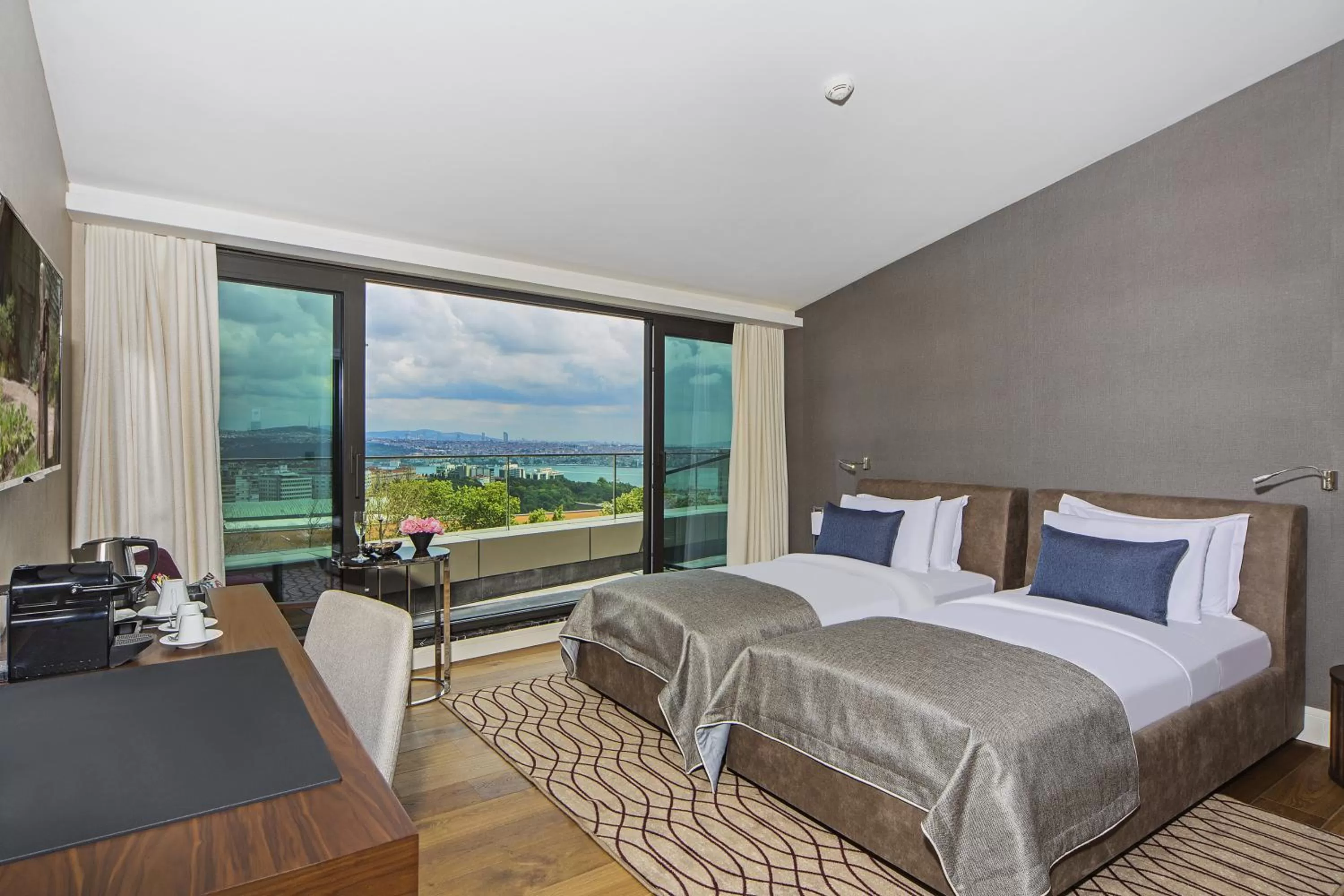 View (from property/room), Bed in Arts Hotel Harbiye - Special Class