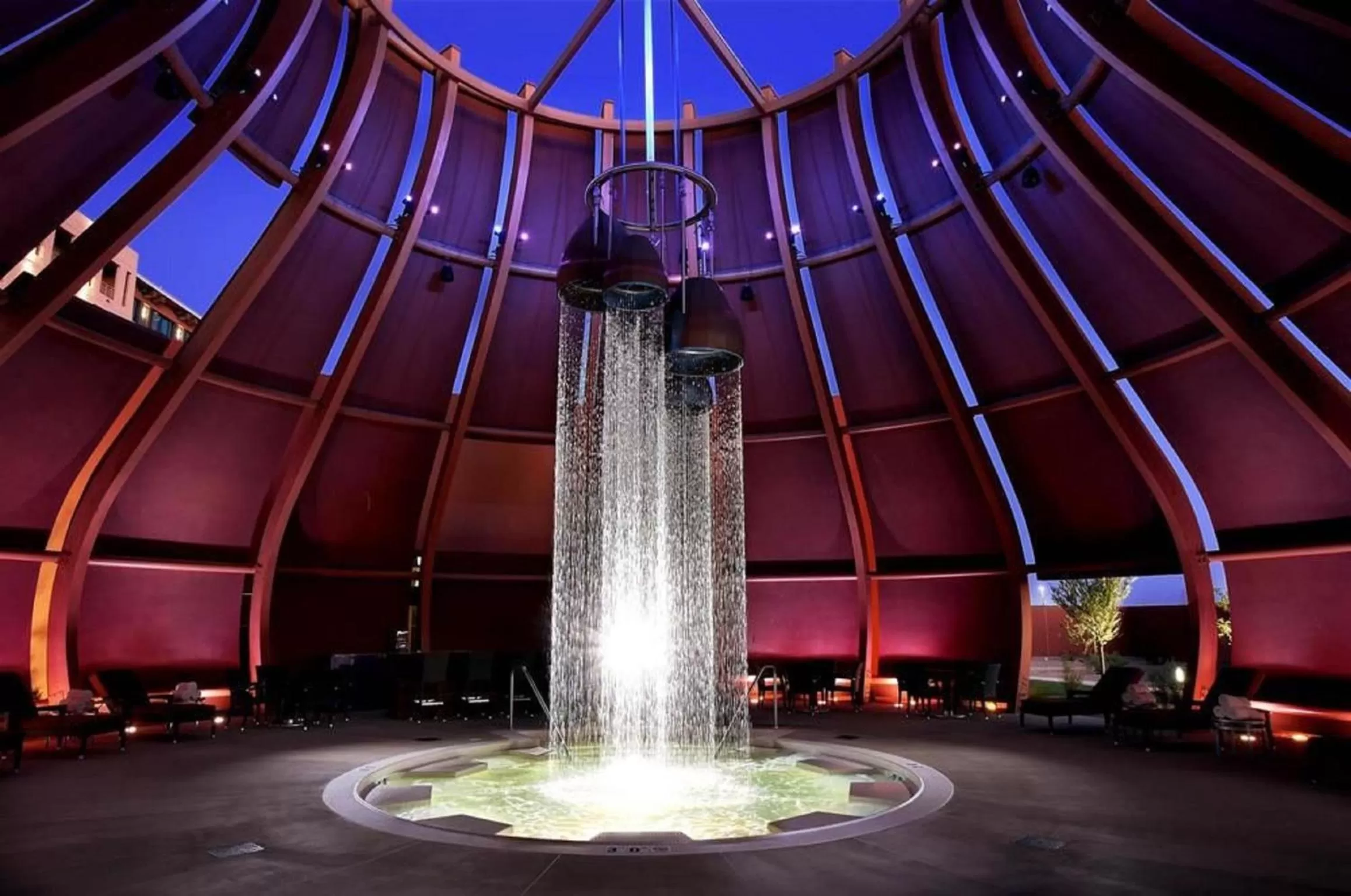 Swimming pool in Isleta Resort & Casino