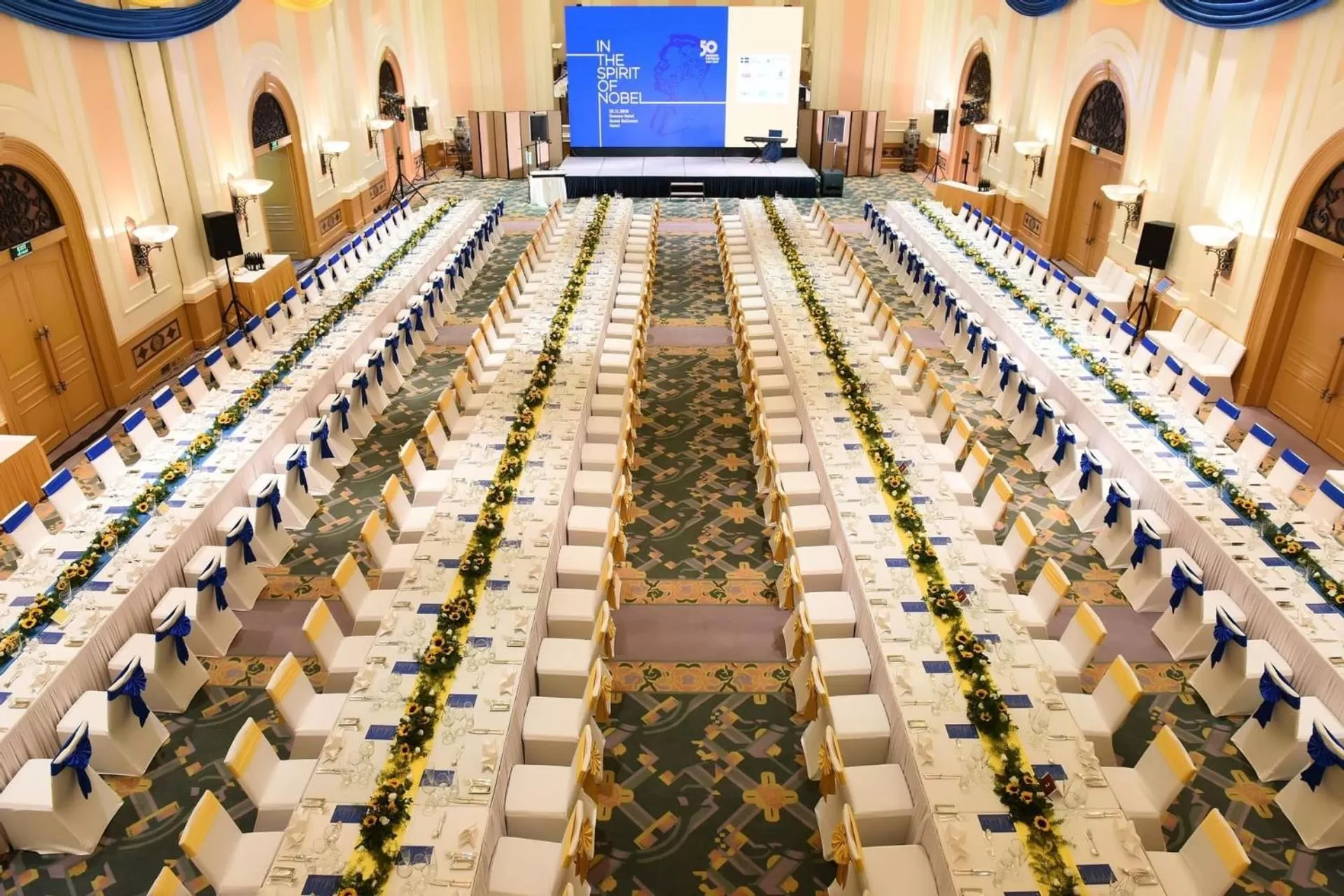 Business facilities in Hanoi Daewoo Hotel