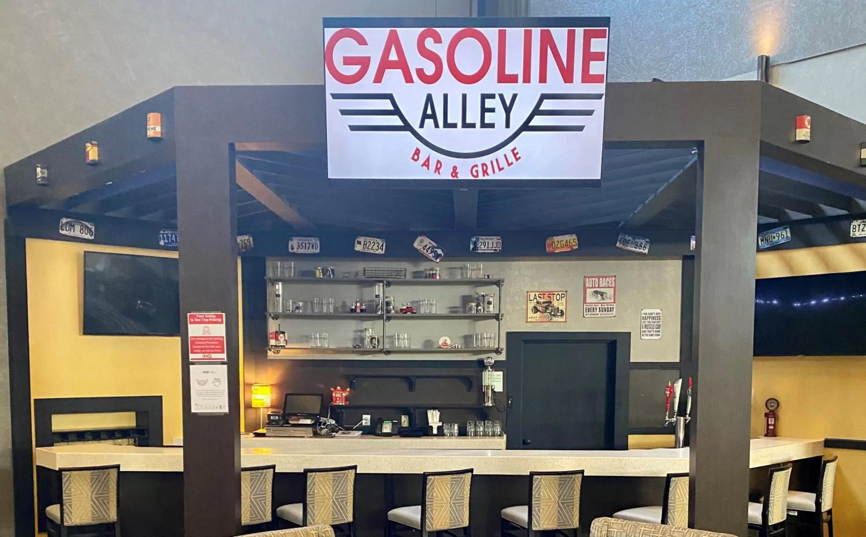 Restaurant/places to eat in Holiday Inn Morgantown - Reading Area by IHG