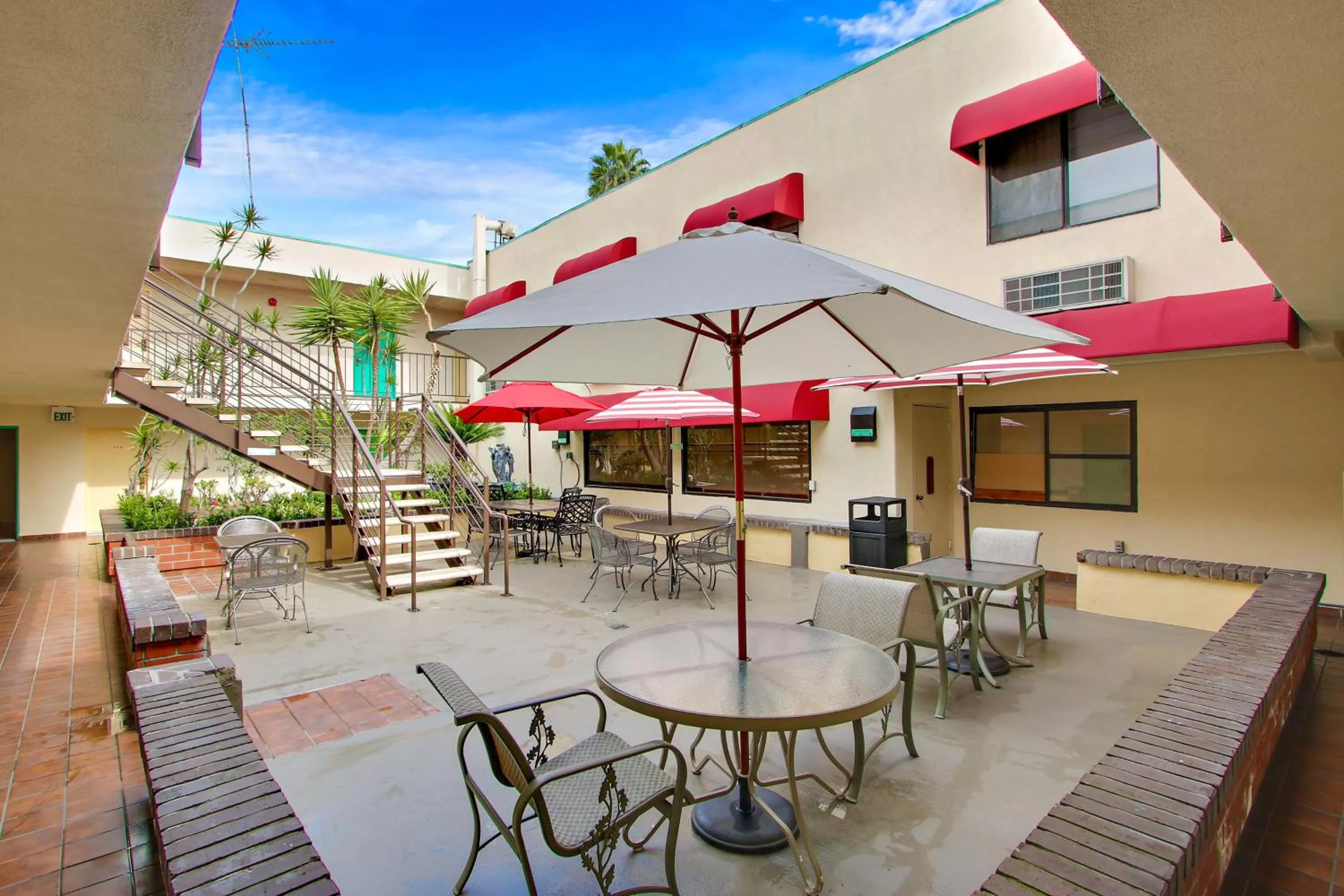 Patio in Rotex Western Inn