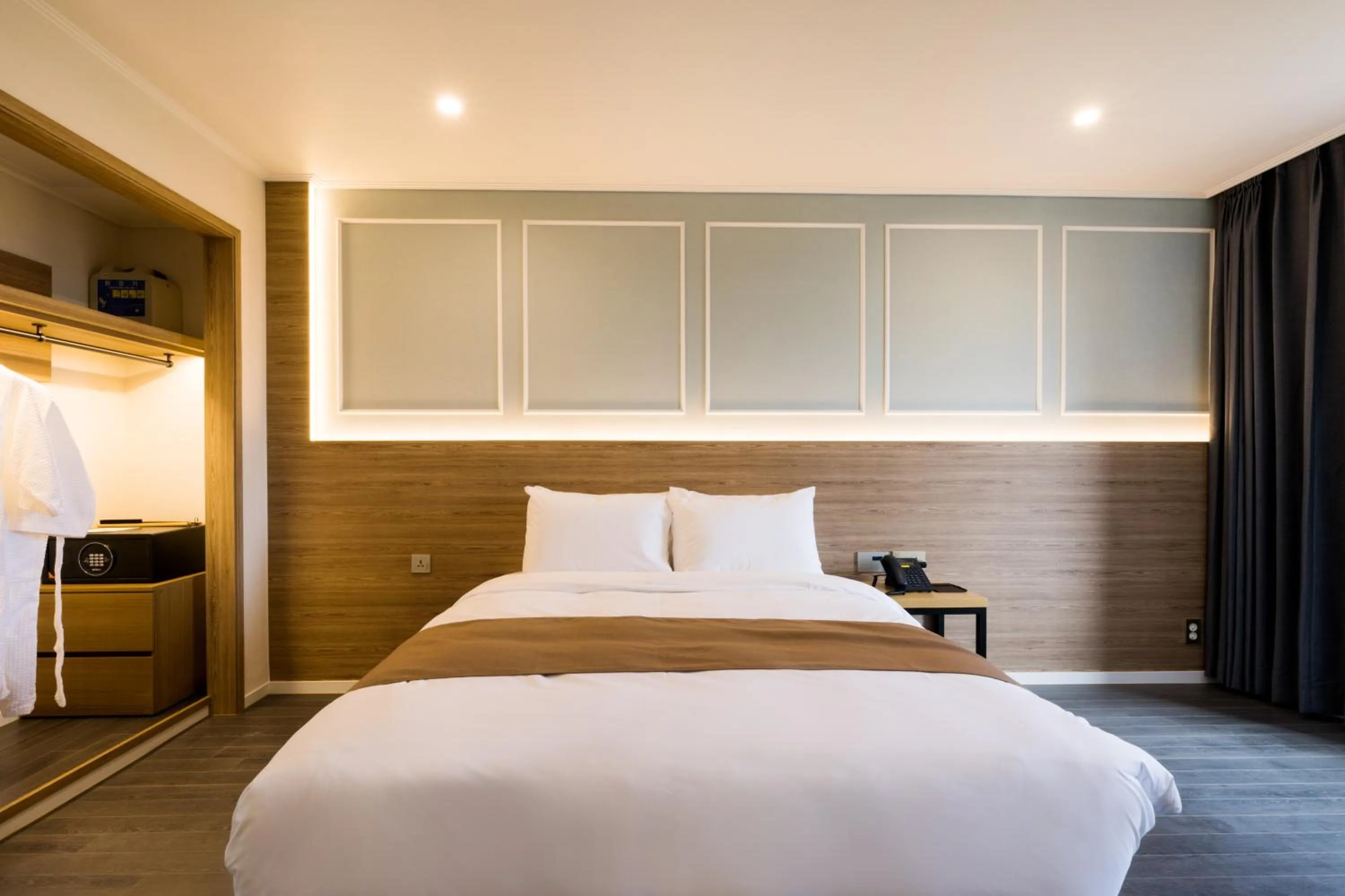 Bed in Casaloma Hotel