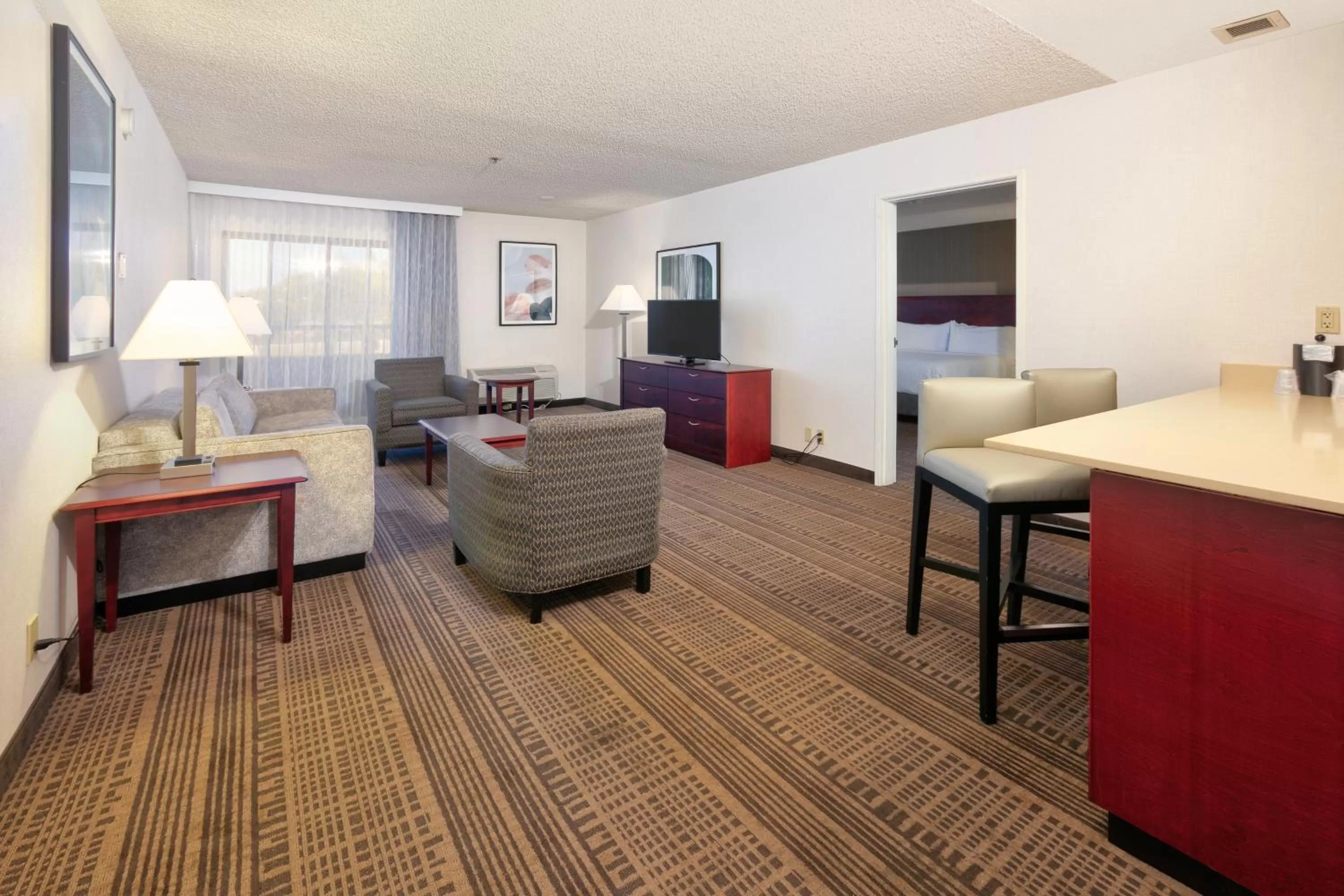 Living room in Holiday Inn & Suites Santa Maria by IHG