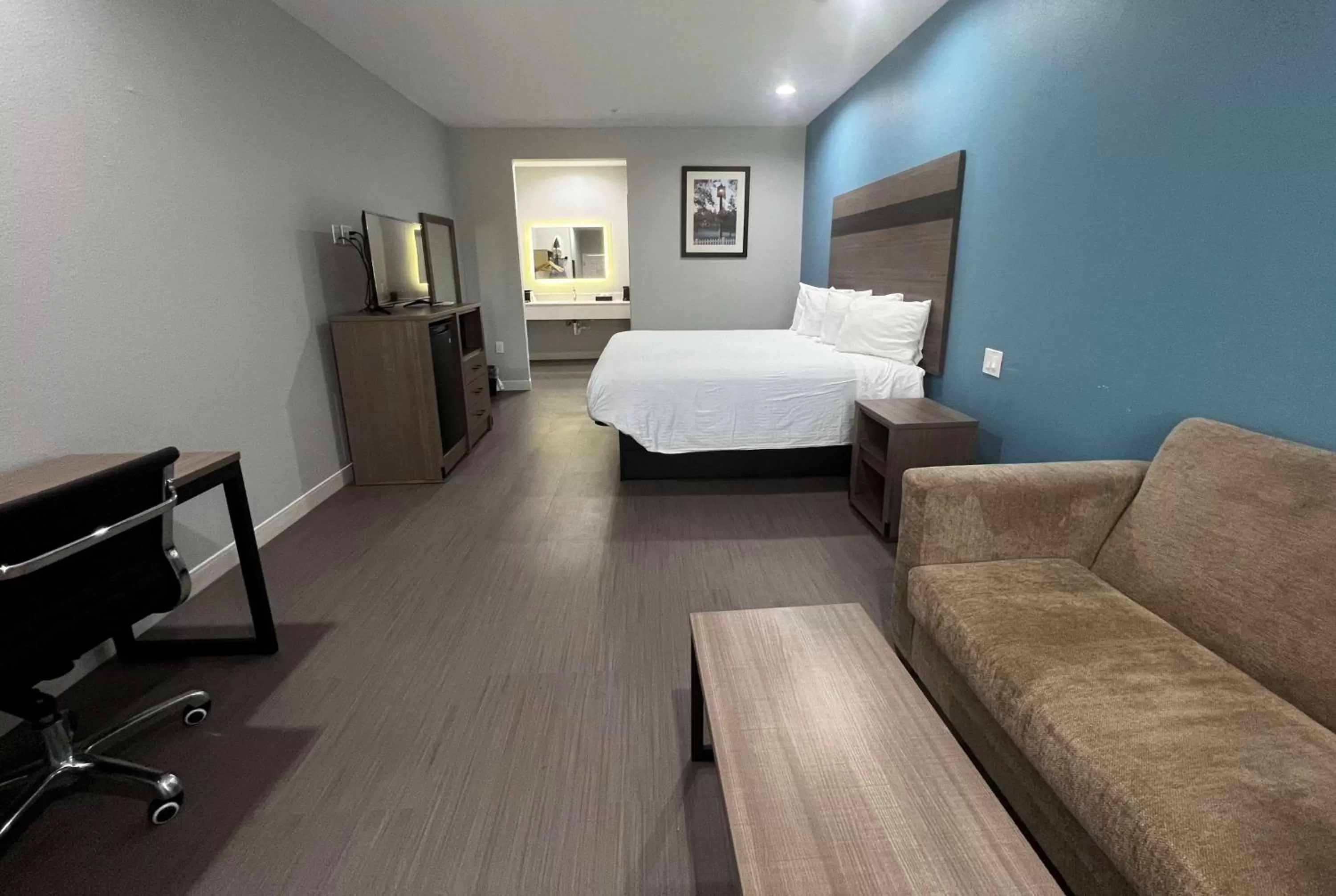 Photo of the whole room, Bed in Baymont by Wyndham Freeport Texas