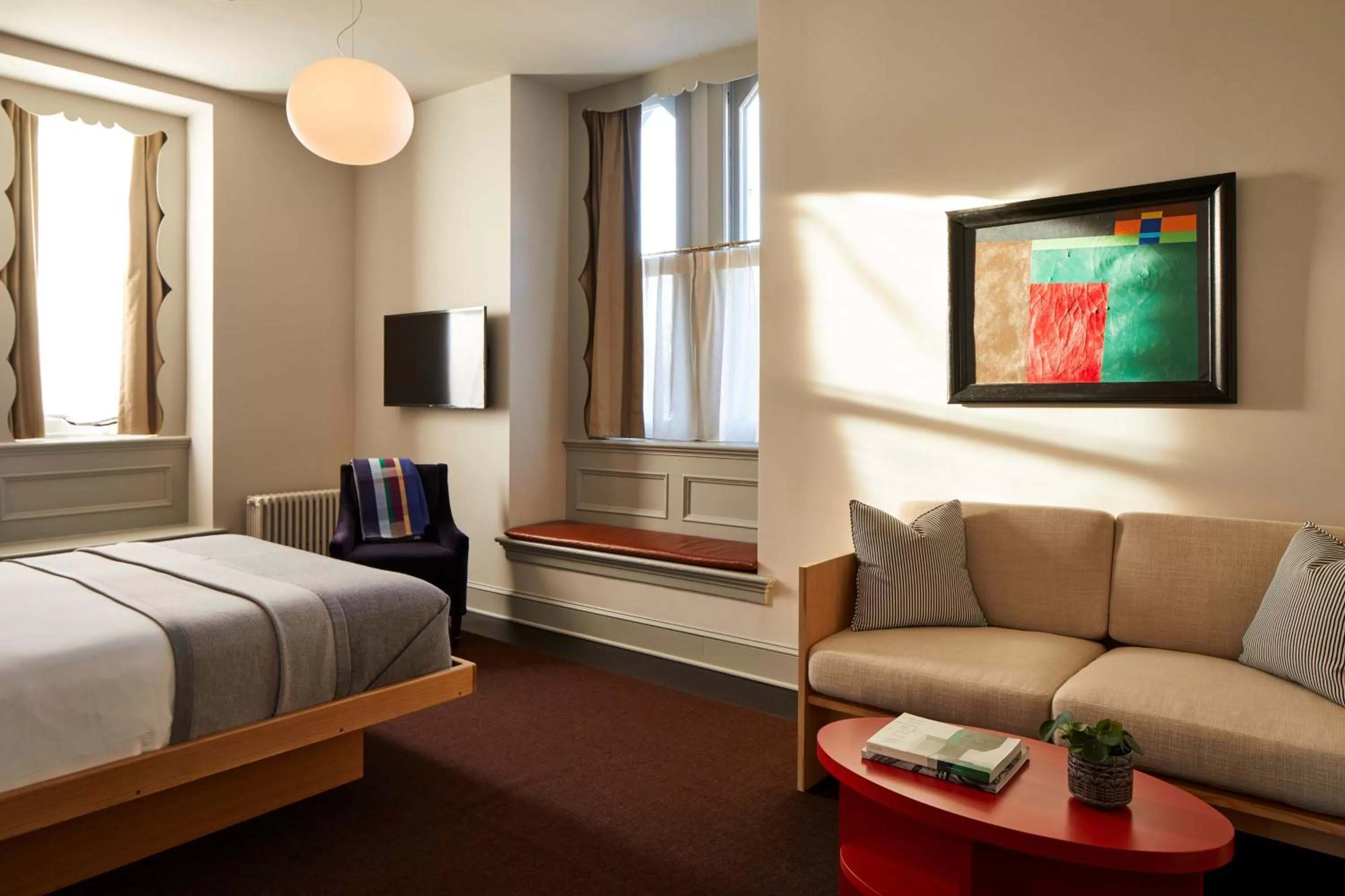 Queen Suite in Hotel Kinsley