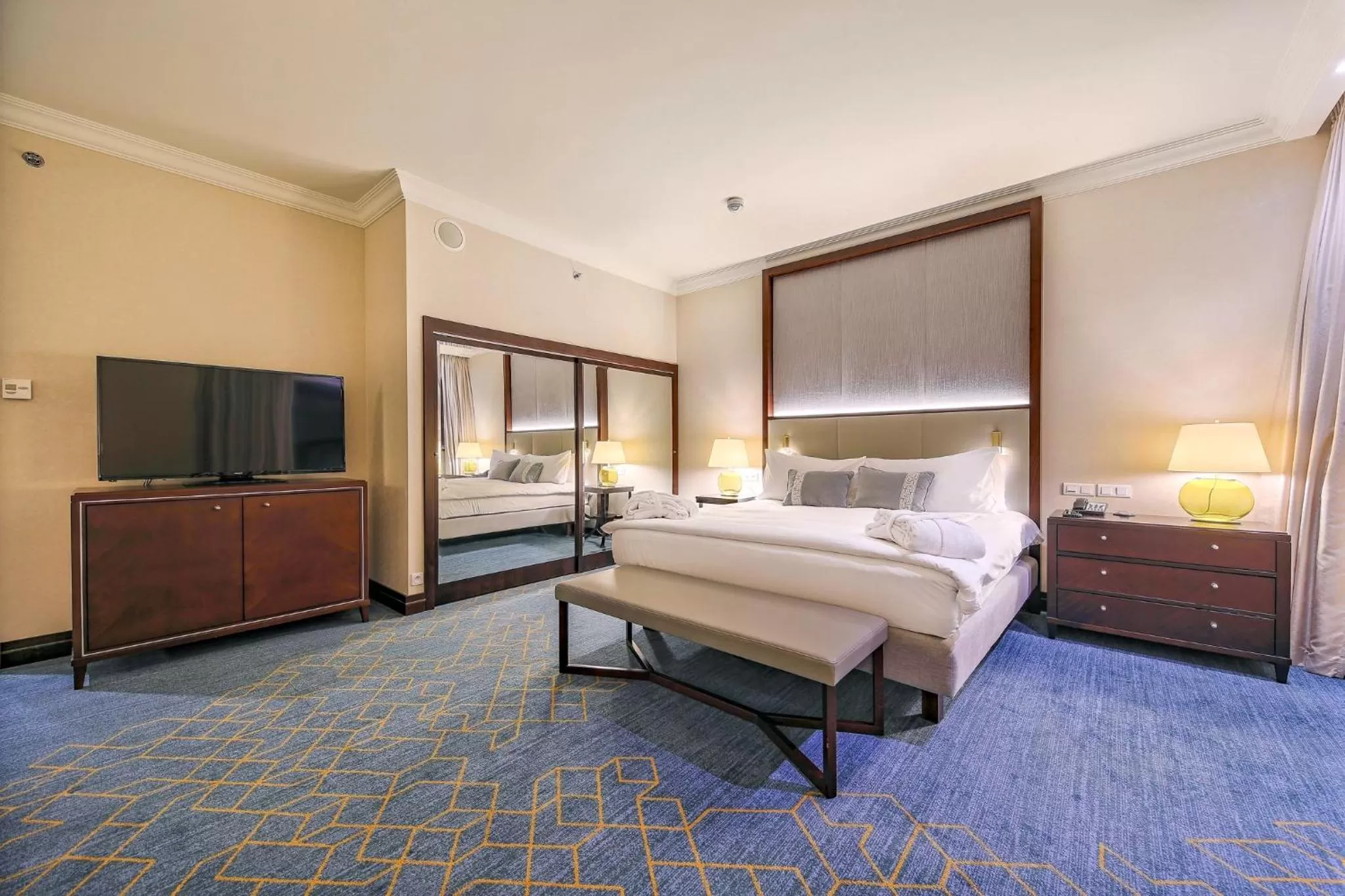 Photo of the whole room, Bed in InterContinental Warszawa by IHG